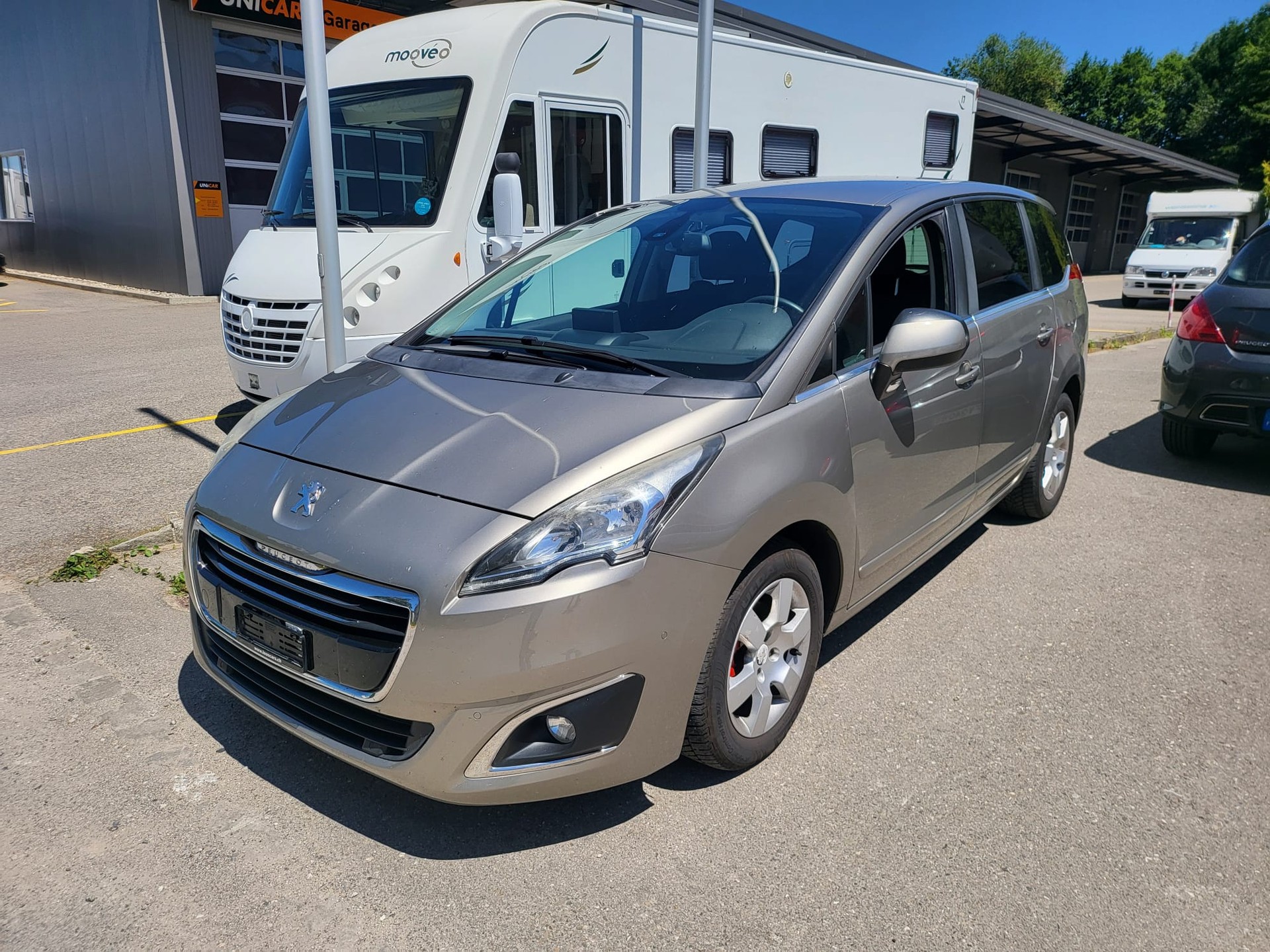PEUGEOT 5008 HDI 115