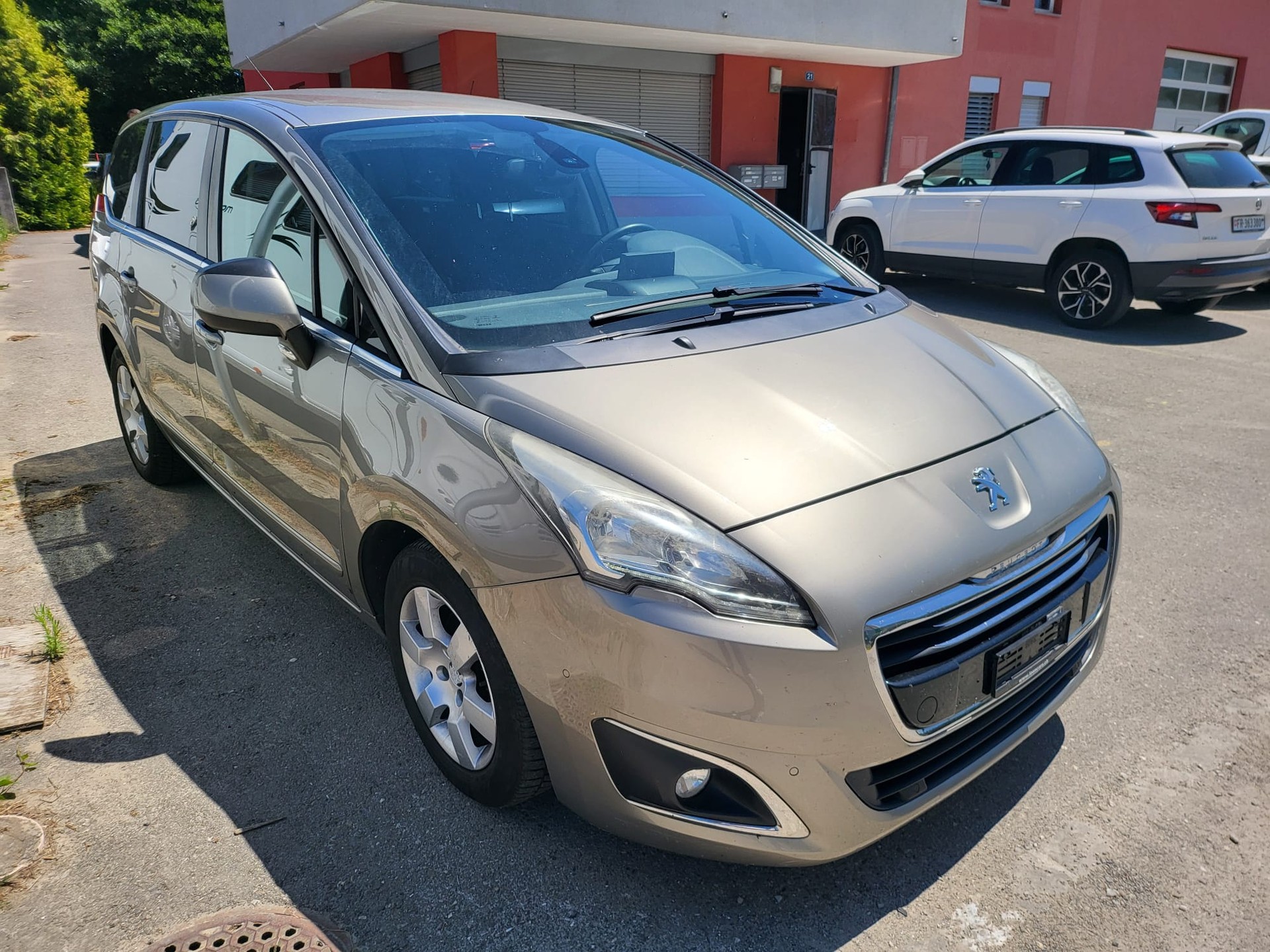 PEUGEOT 5008 HDI 115-image-2