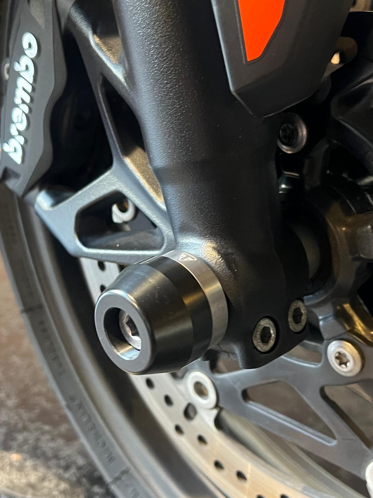 TRIUMPH Street Triple R 765-image-8