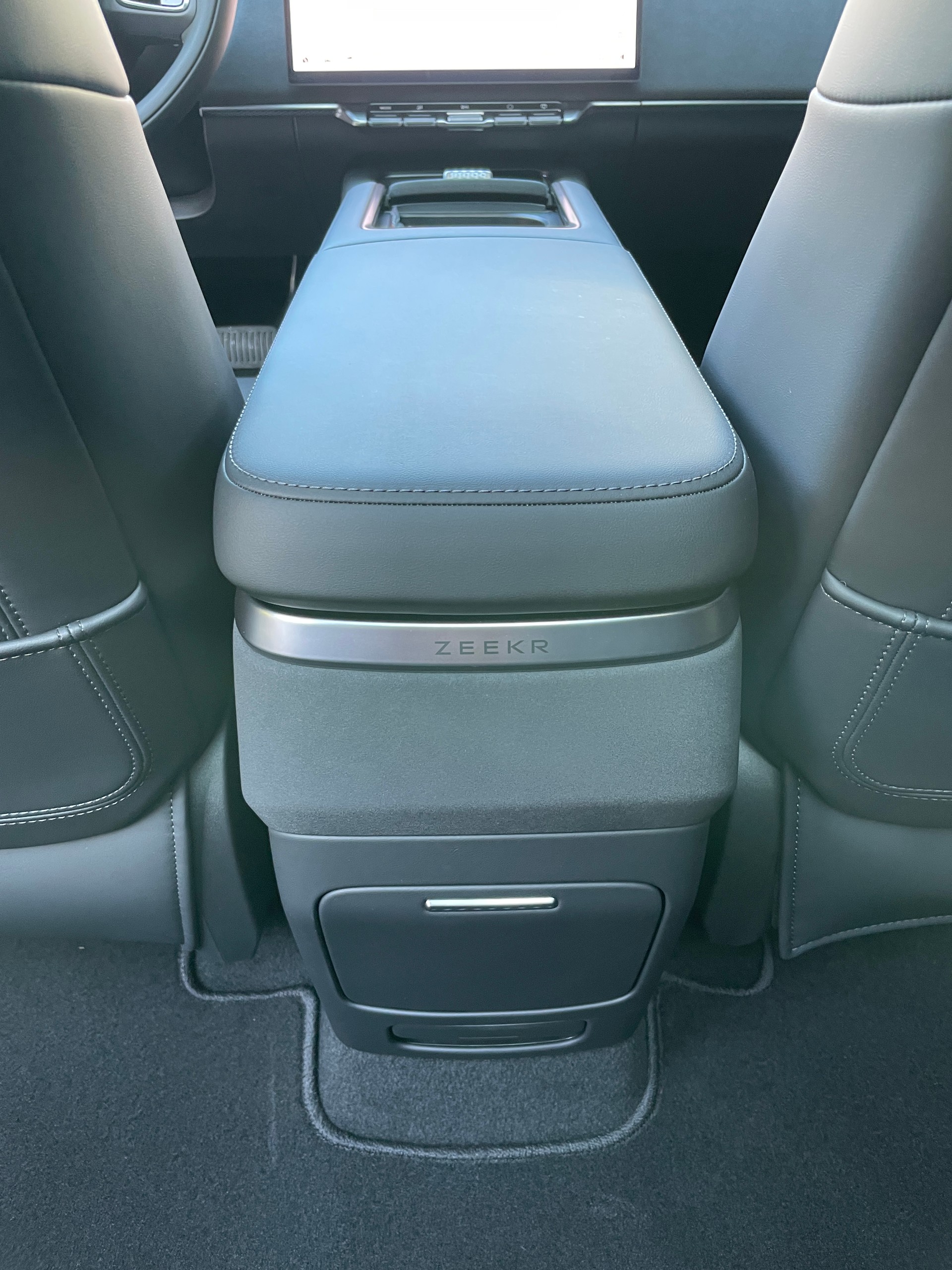 ZEEKR ZEEKR 7X 100kWh Privilege AWD mit Comfort und Cockpitpaket, AHK, Modell 2026-image-17