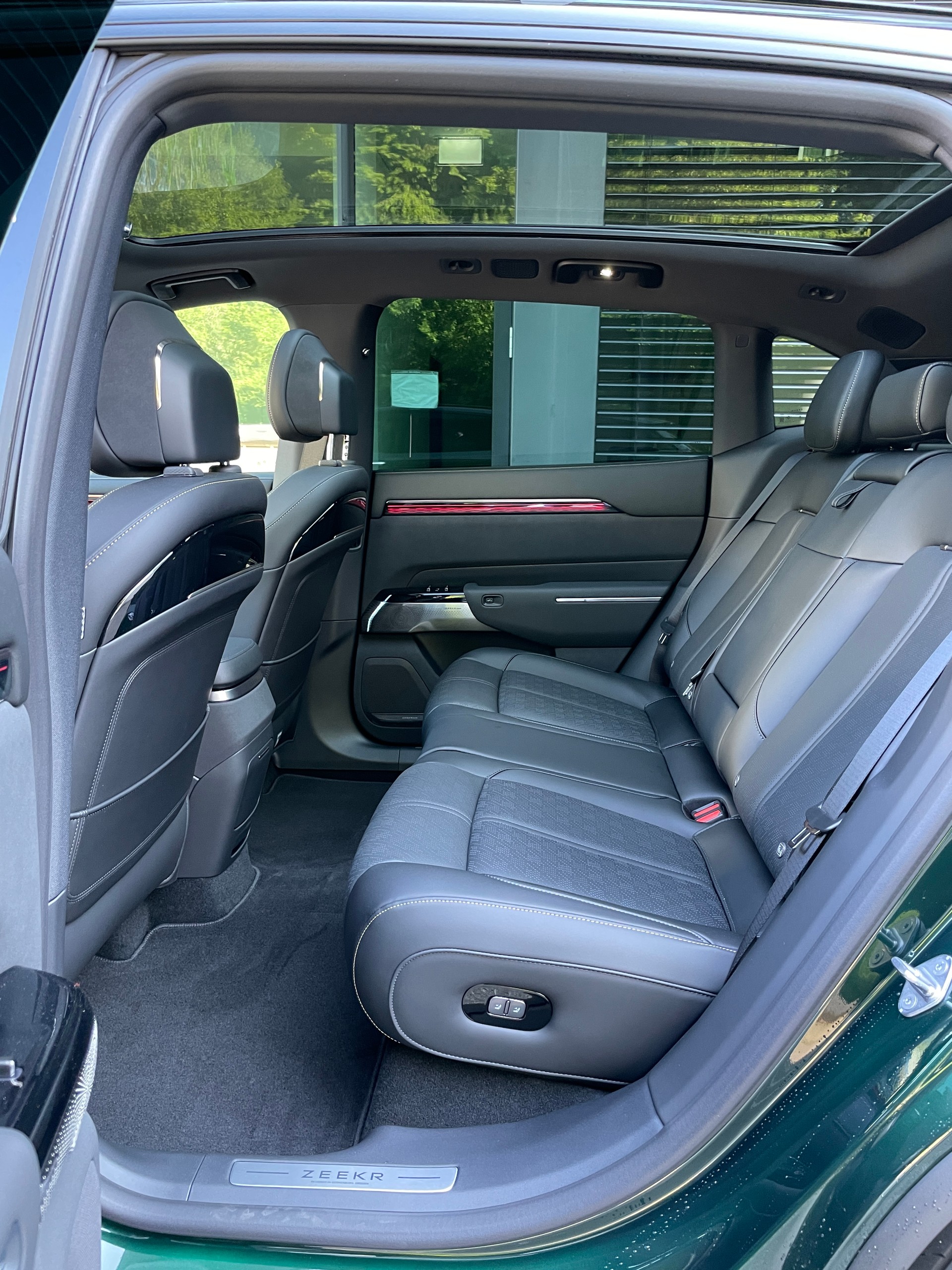 ZEEKR ZEEKR 7X 100kWh Privilege AWD mit Comfort und Cockpitpaket, AHK, Modell 2026-image-16
