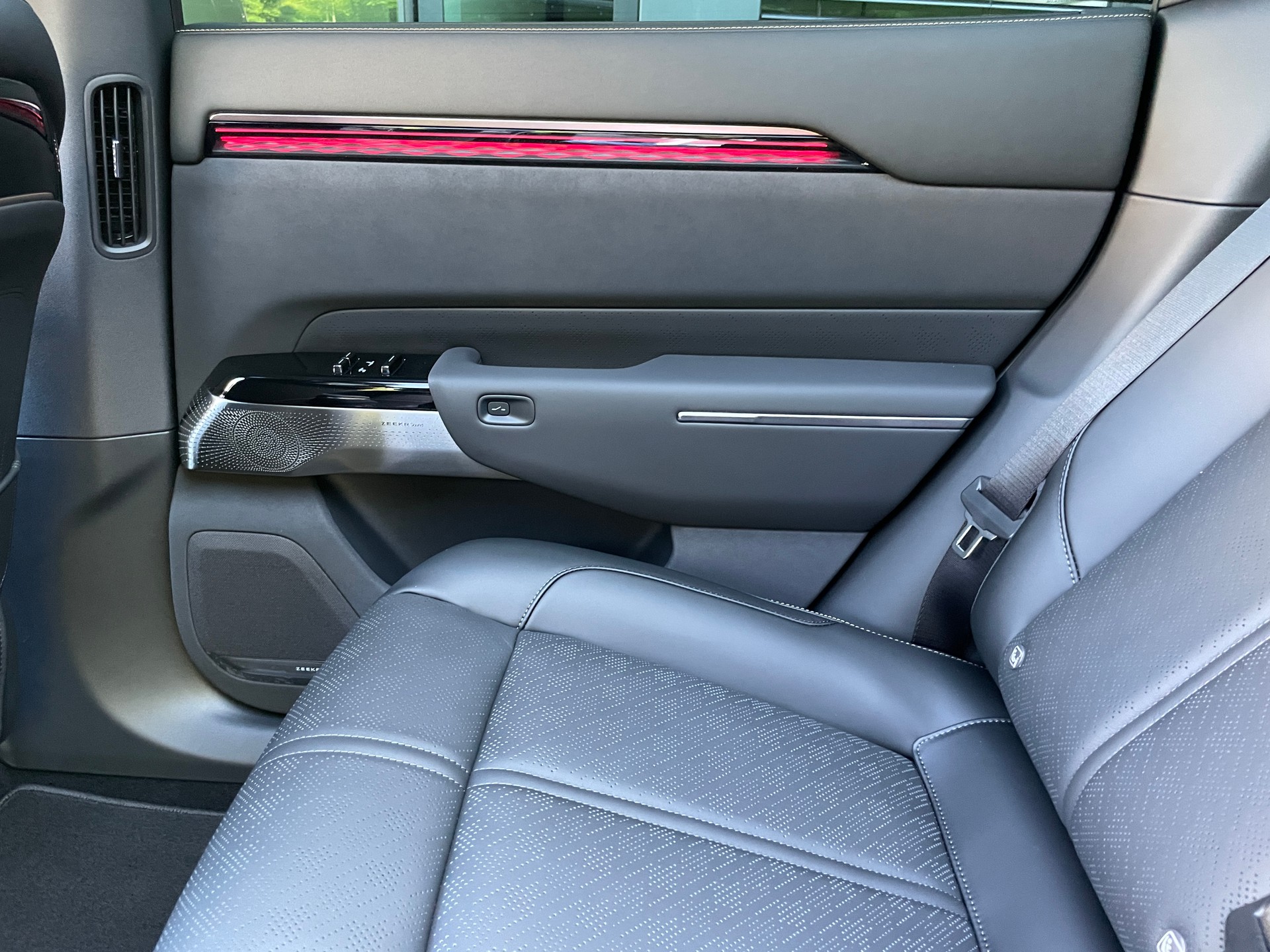 ZEEKR ZEEKR 7X 100kWh Privilege AWD mit Comfort und Cockpitpaket, AHK, Modell 2026-image-21