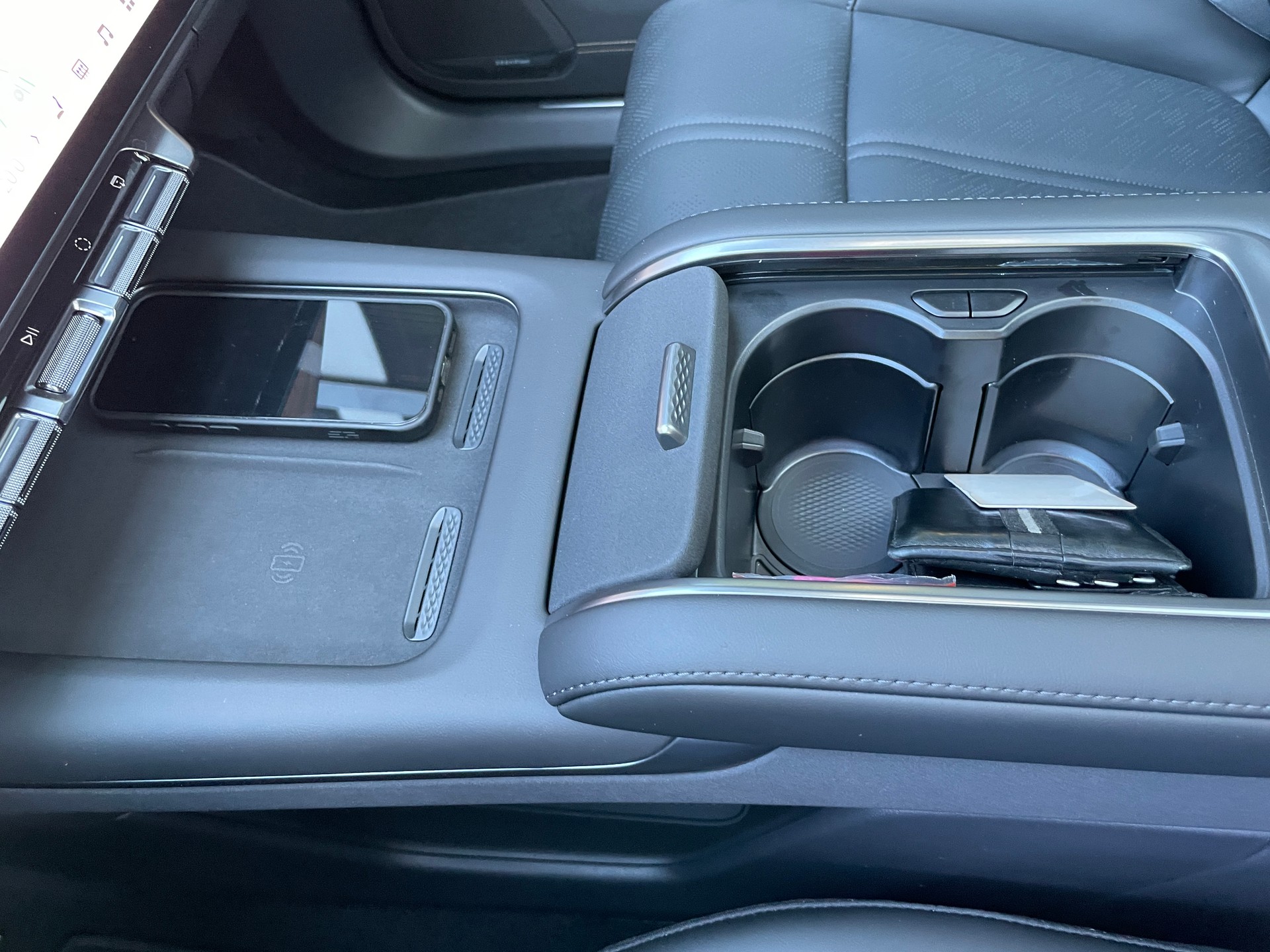 ZEEKR ZEEKR 7X 100kWh Privilege AWD mit Comfort und Cockpitpaket, AHK, Modell 2026-image-26