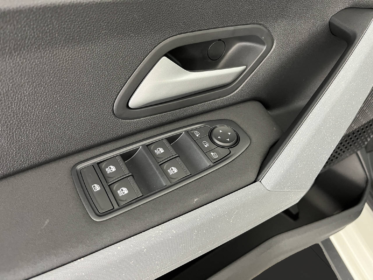 DACIA Duster 1.2 Hybrid Journey 4WD-image-14