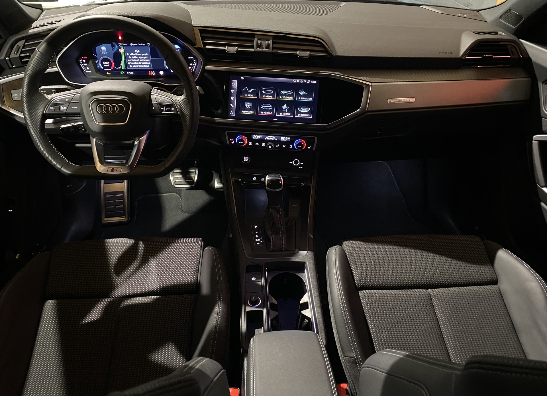 AUDI Q3 40 TFSI S line quattro S-tronic-image-13