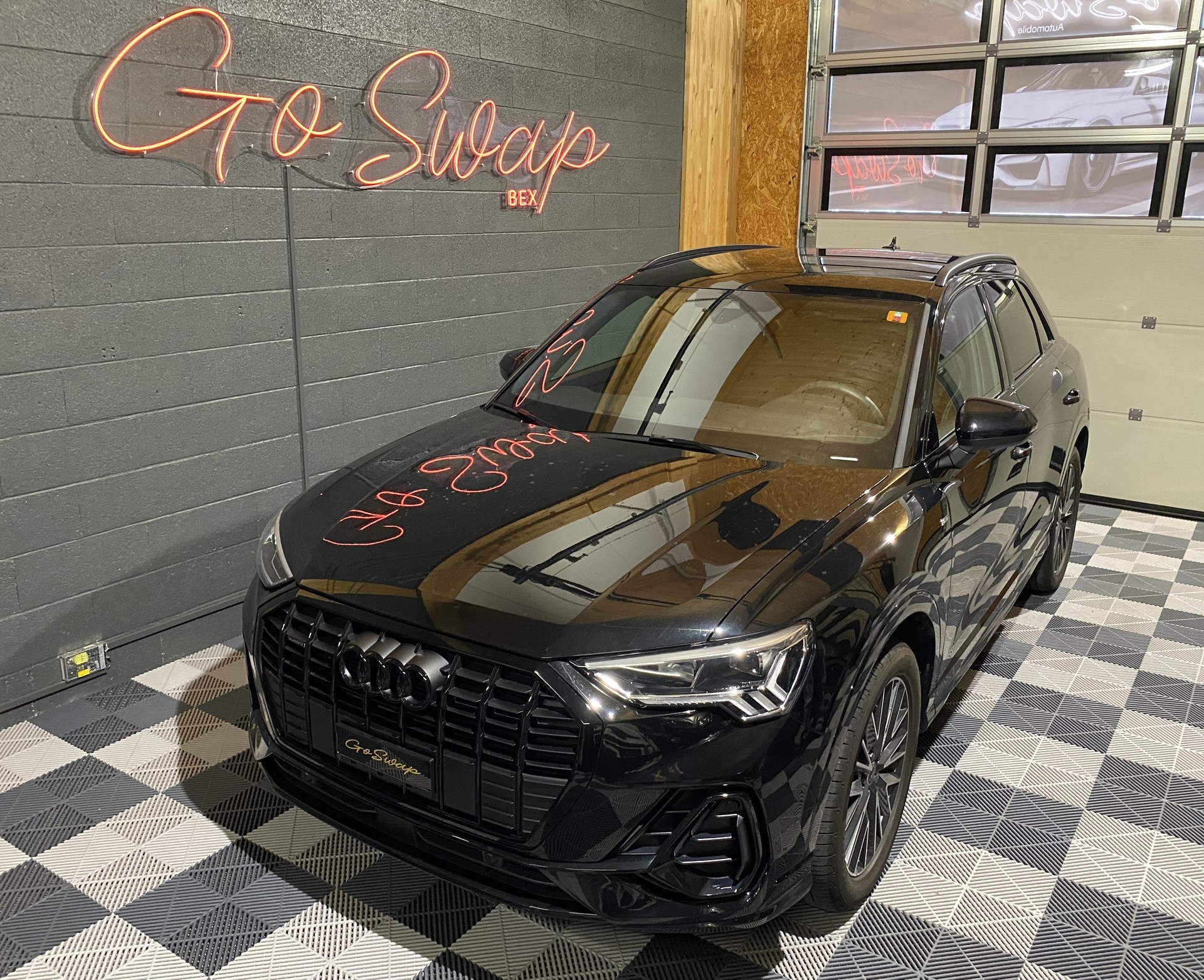 AUDI Q3 40 TFSI S line quattro S-tronic-image-6