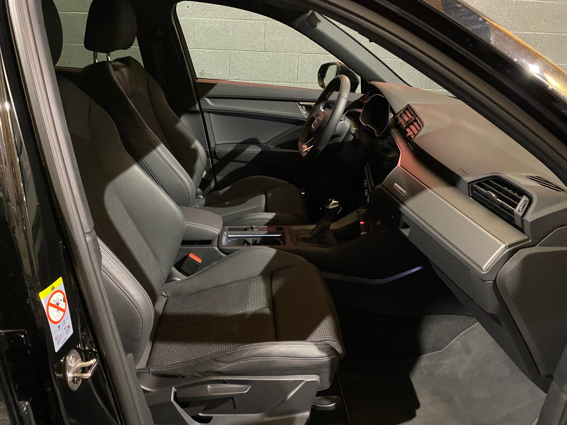 AUDI Q3 40 TFSI S line quattro S-tronic-image-21