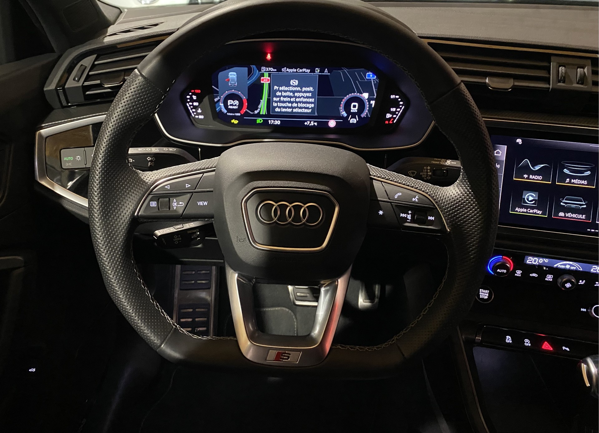 AUDI Q3 40 TFSI S line quattro S-tronic-image-14