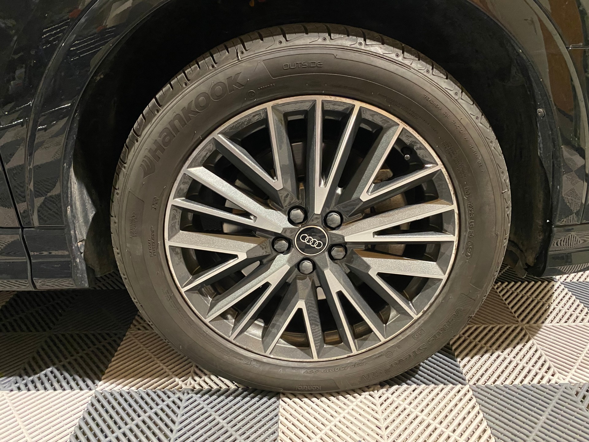 AUDI Q3 40 TFSI S line quattro S-tronic-image-8