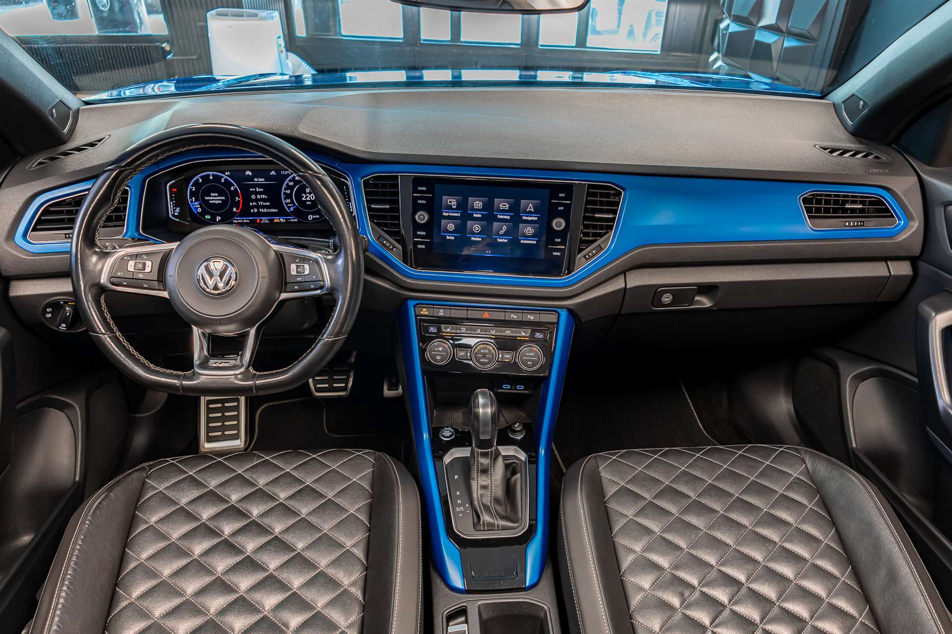 VW T-Roc Cabriolet 1.5 TSI EVO R-Line DSG-image-9