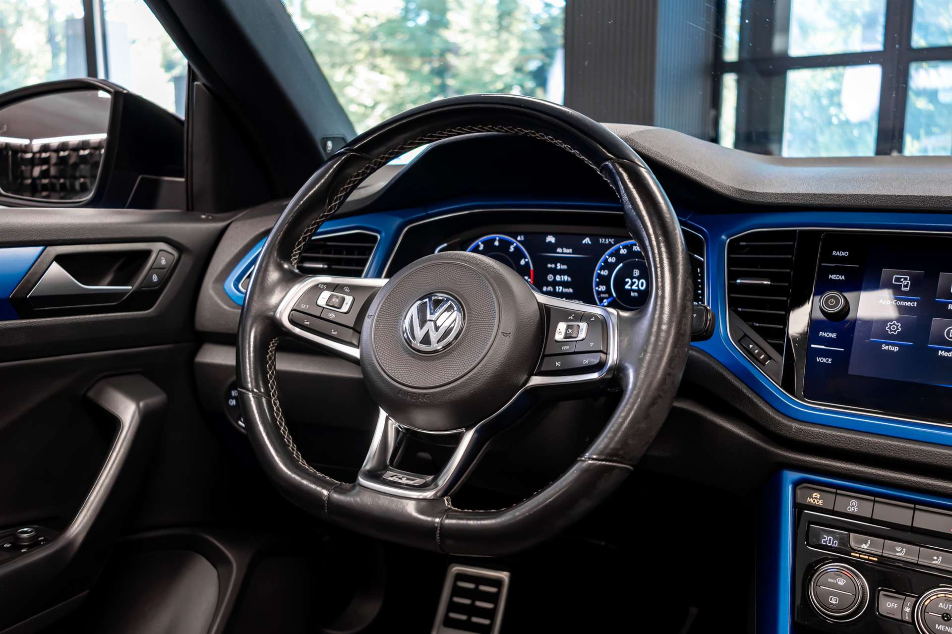 VW T-Roc Cabriolet 1.5 TSI EVO R-Line DSG-image-10