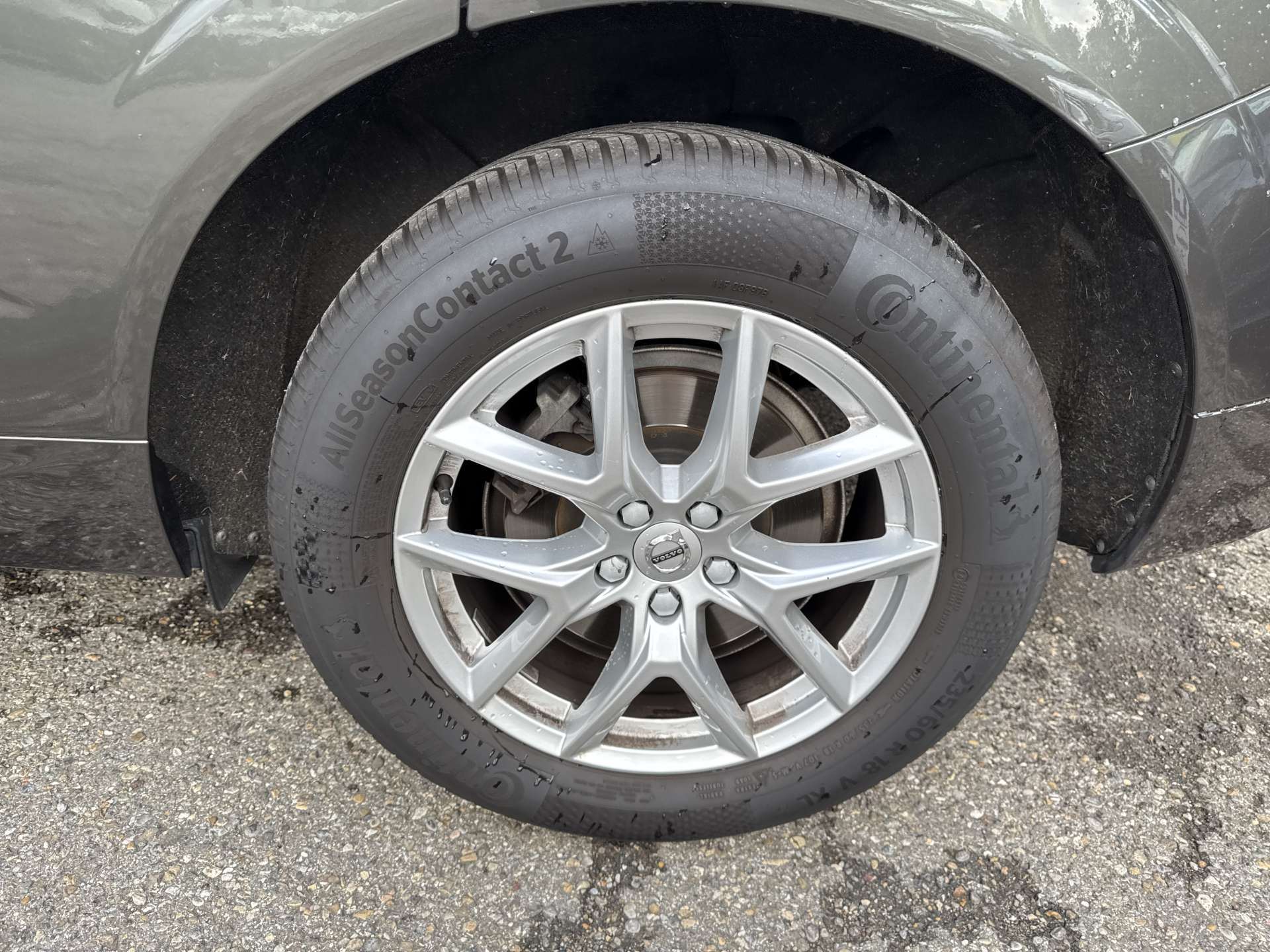 VOLVO XC60 B4 Diesel Mild Hybrid AWD Momentum Geartronic-image-9