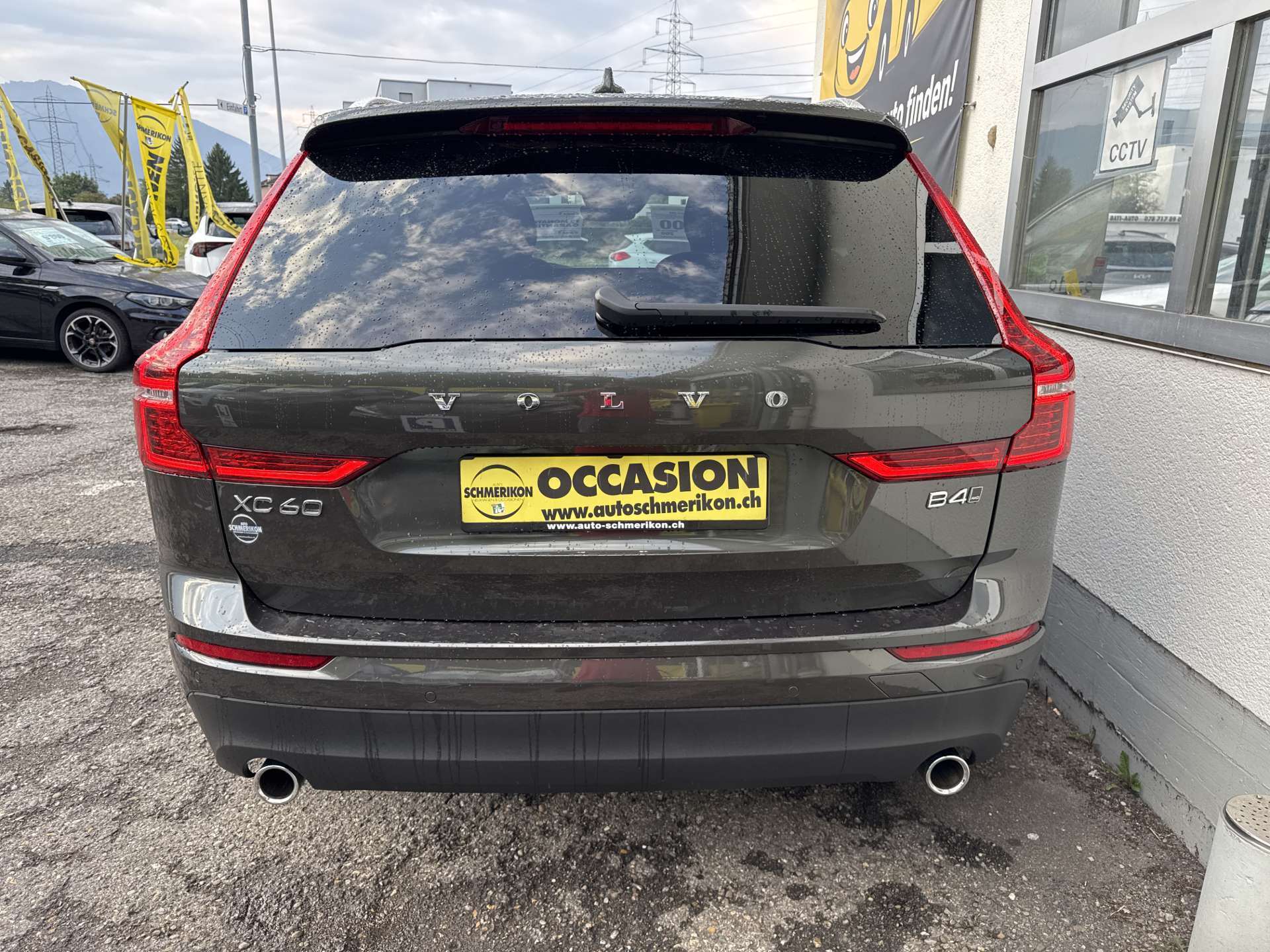 VOLVO XC60 B4 Diesel Mild Hybrid AWD Momentum Geartronic-image-3