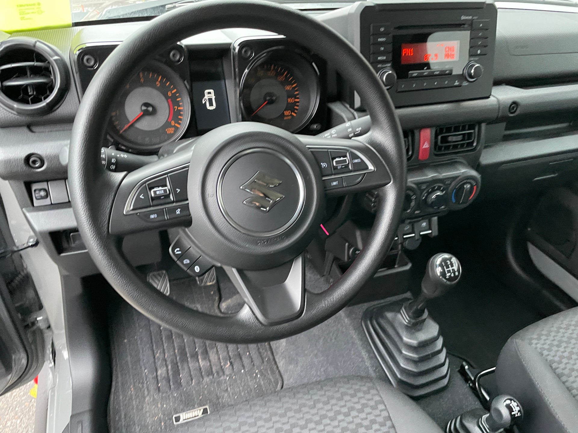 SUZUKI Jimny 1.5 Compact+ 4x4 Retro Edition-image-15