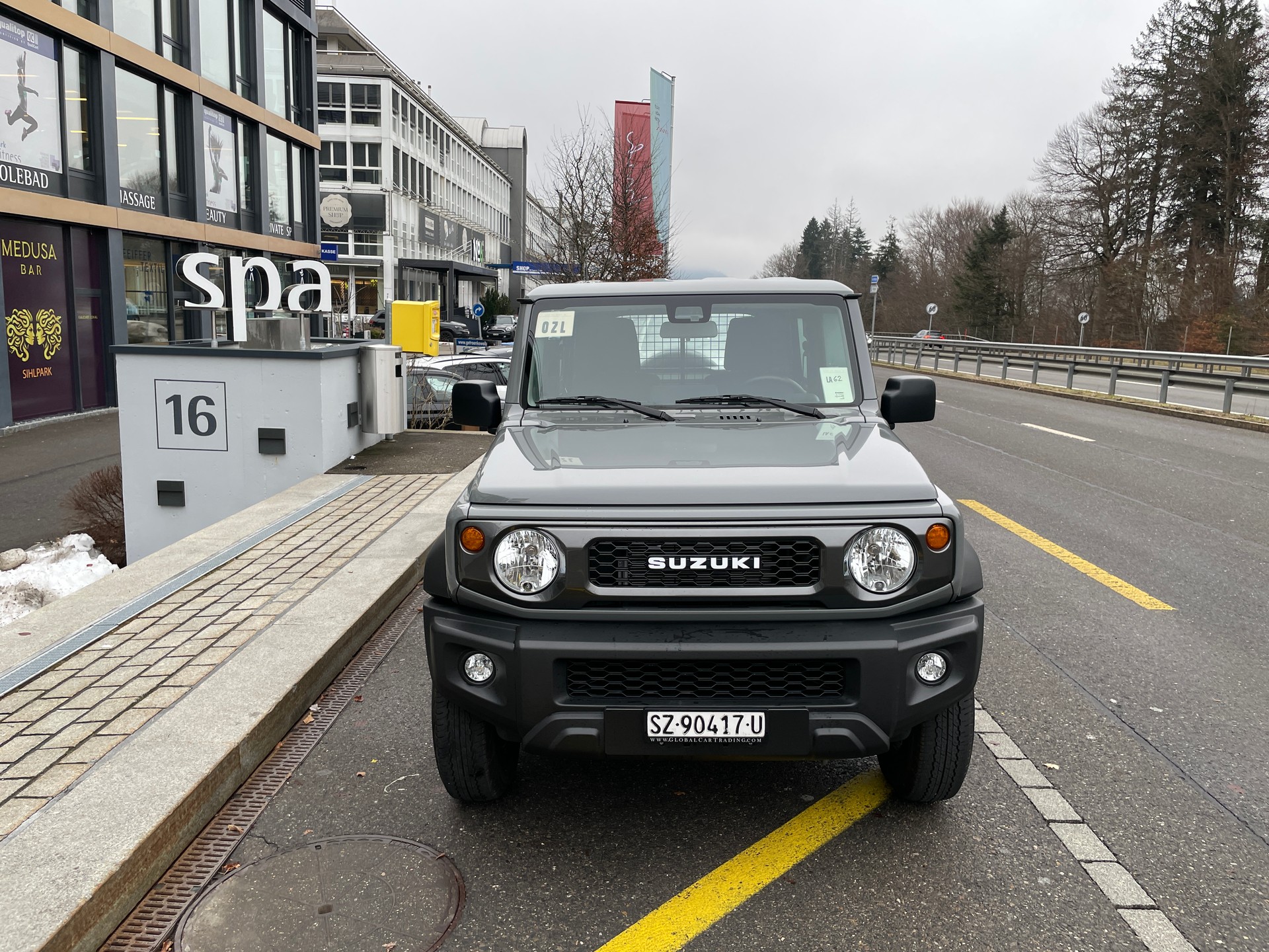 SUZUKI Jimny 1.5 Compact+ 4x4 Retro Edition-showroom-element-1