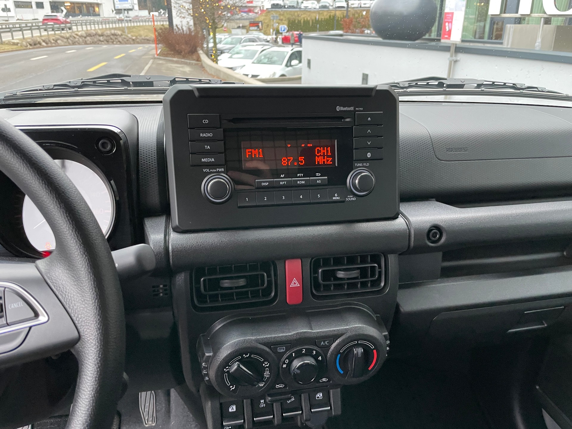 SUZUKI Jimny 1.5 Compact+ 4x4 Retro Edition-image-16