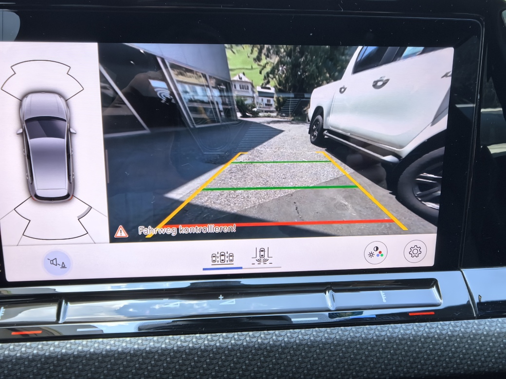 VW Golf 2.0 TSI R DSG 4Motion-image-15