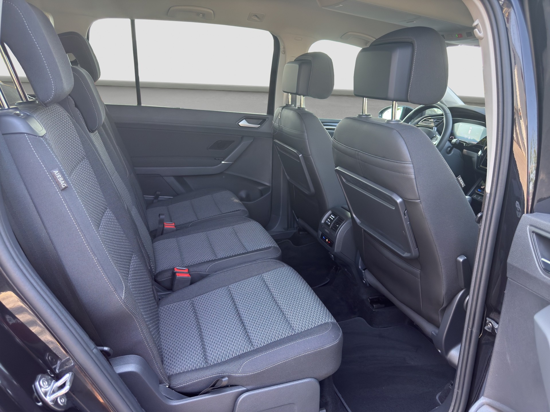 VW Touran 2.0 TDI Comfortline DSG - 7 Sitzer - Facelift - Modell 2025 - NEUES NAVI-image-13