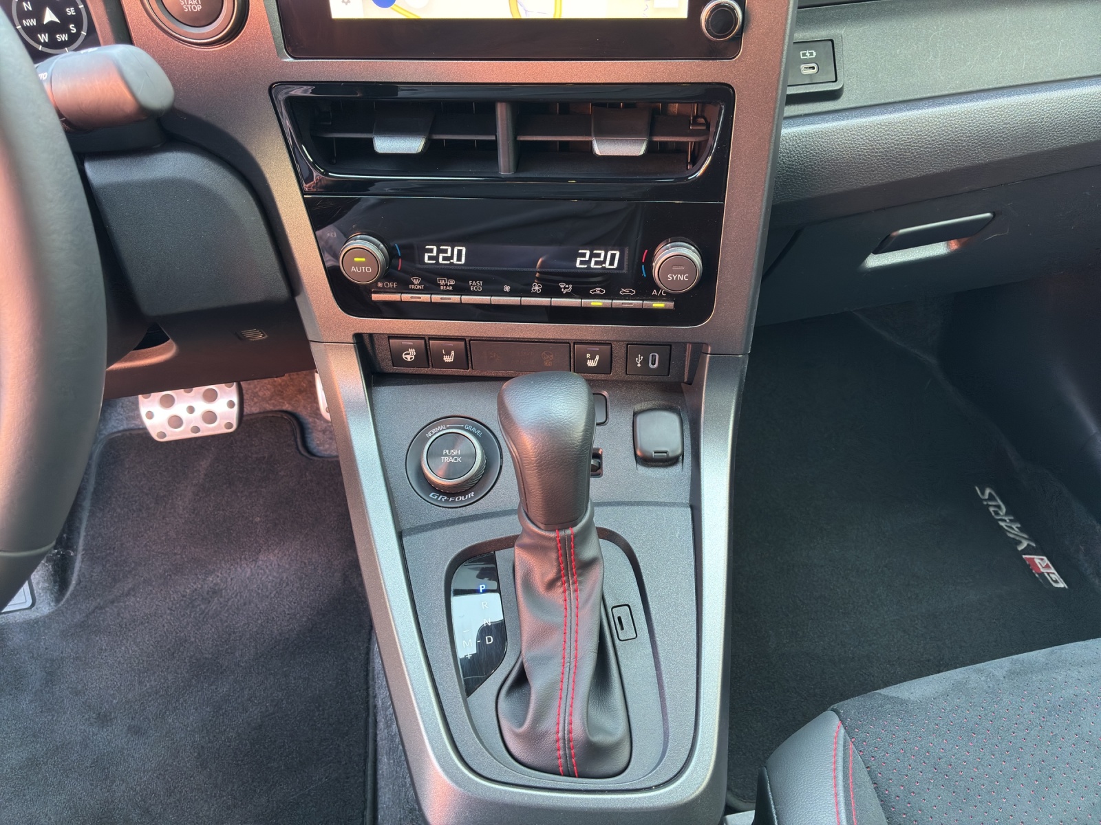TOYOTA Yaris 1.6 GR Sport A-image-14