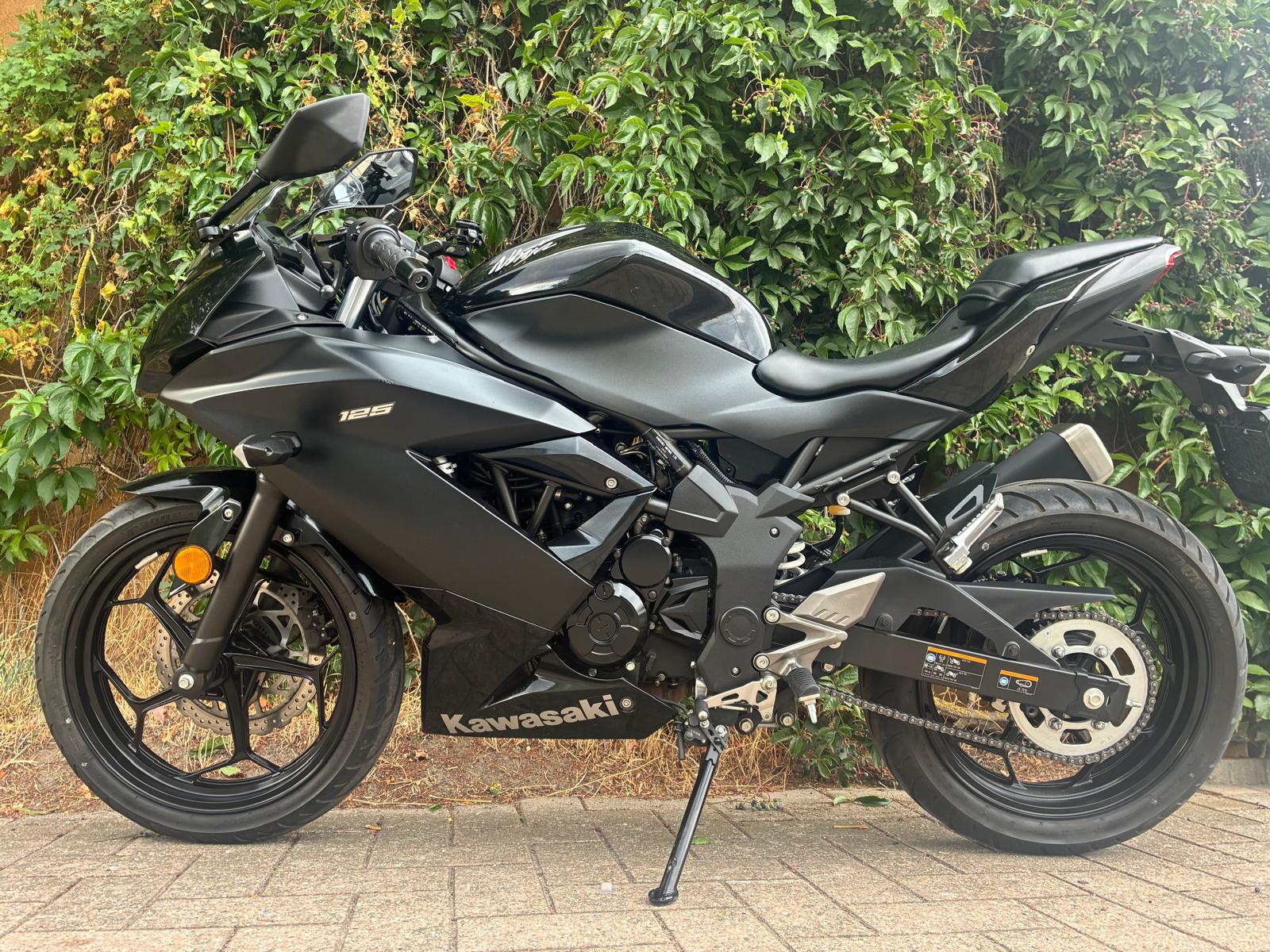 KAWASAKI Ninja 125-image-5
