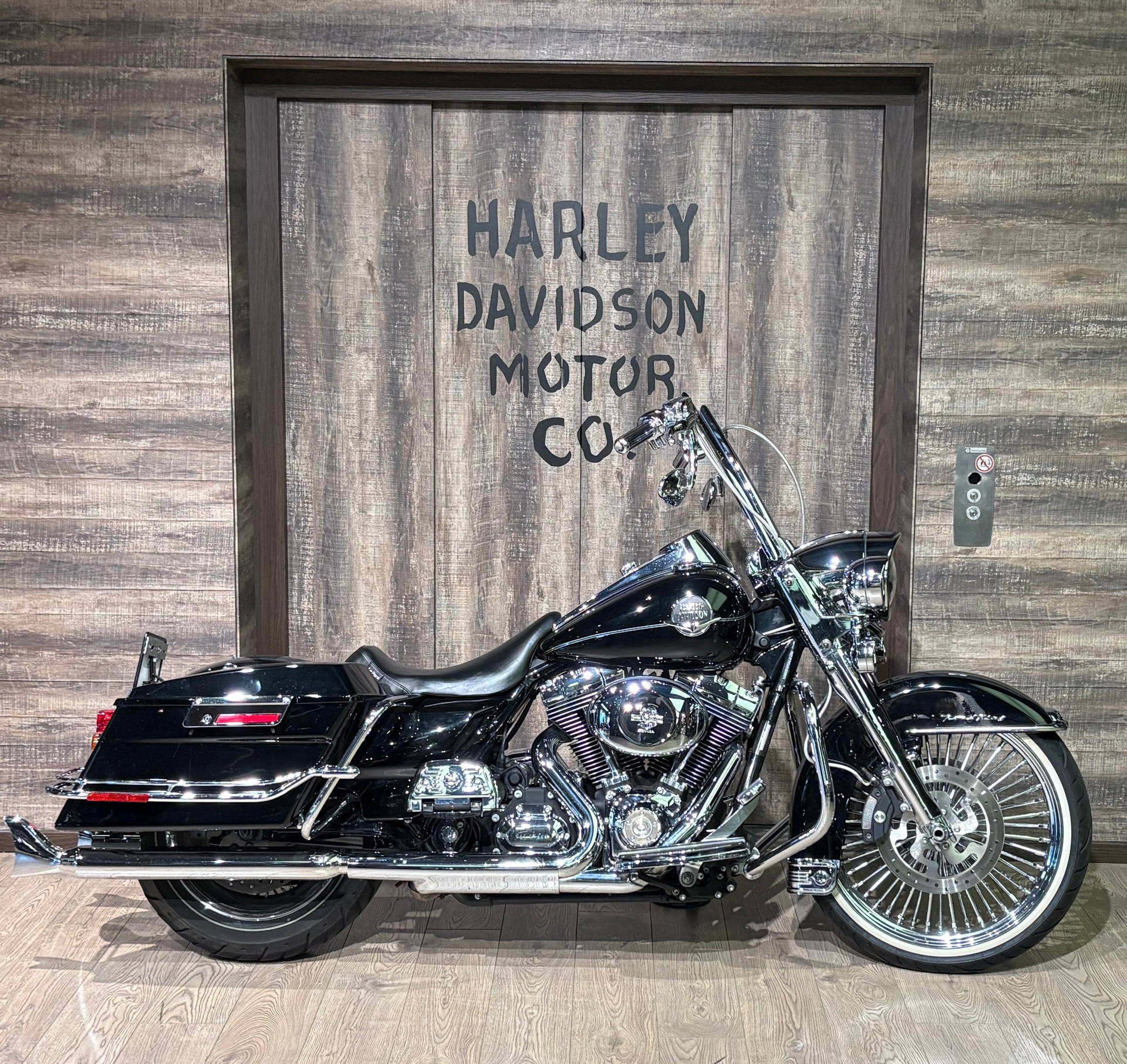 HARLEY-DAVIDSON FLHRC Road King Classic ABS-image-0