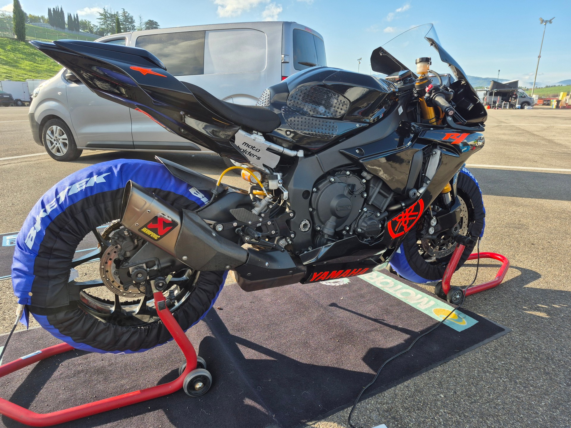 YAMAHA YZF-R1 ABS-image-1
