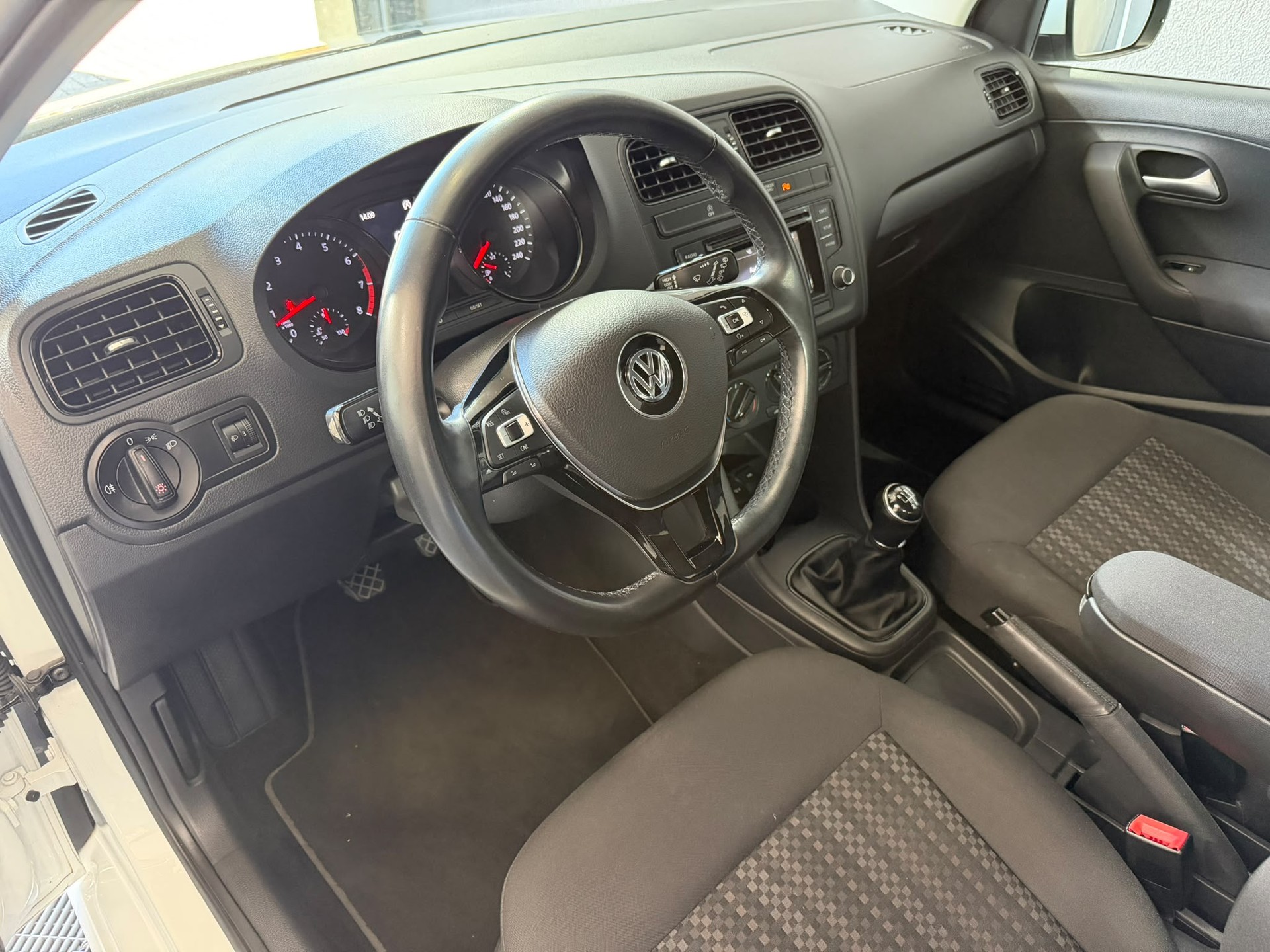 VW Polo 1.2 TSI BMT Comfortline-showroom-element-1