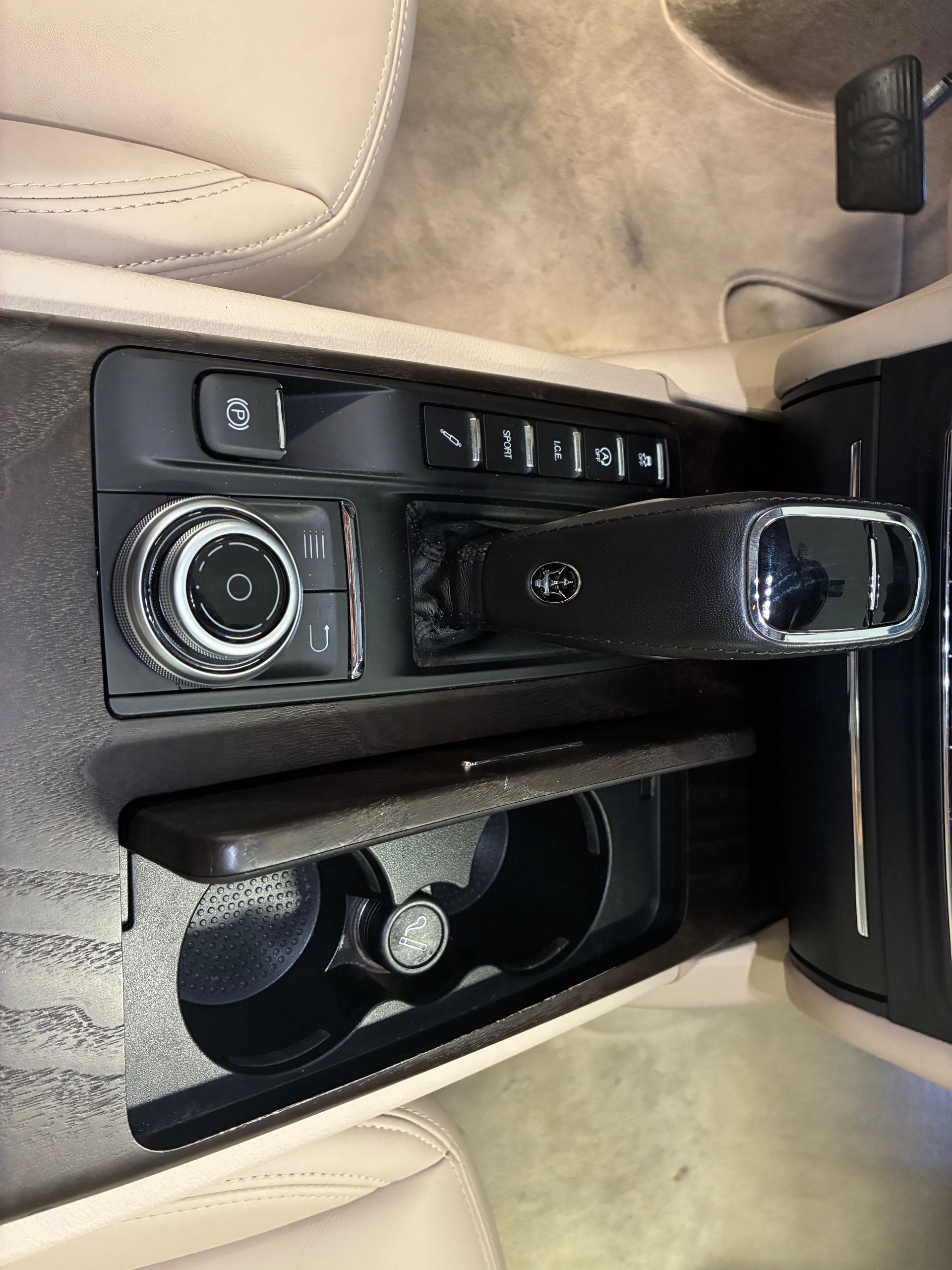 MASERATI Ghibli 3.0 V6 S Q4-image-15