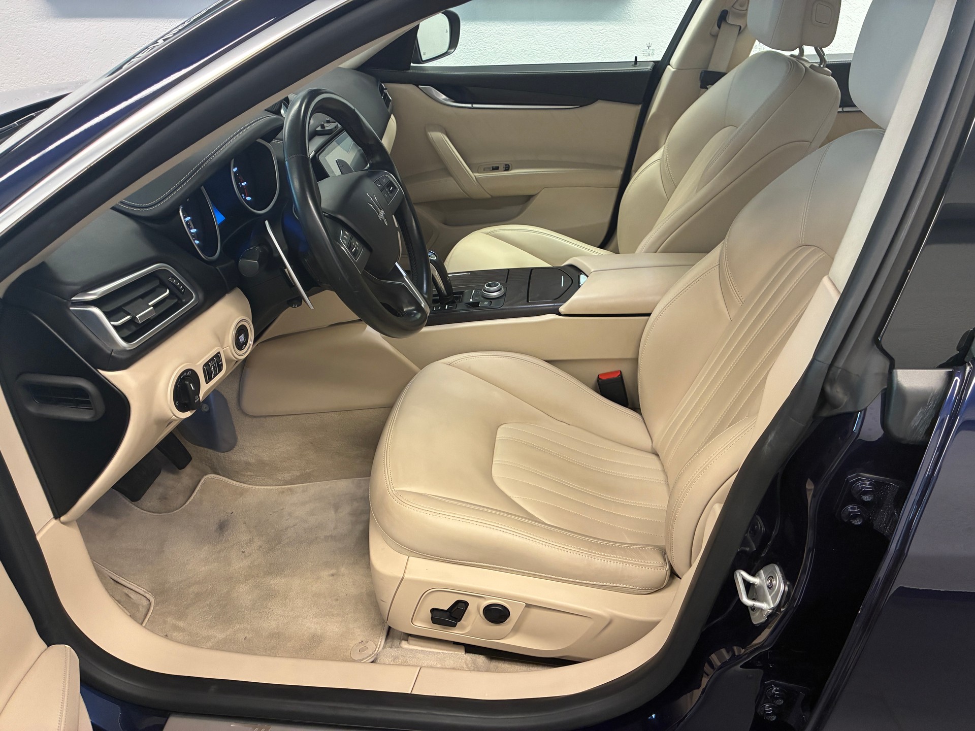 MASERATI Ghibli 3.0 V6 S Q4-image-7