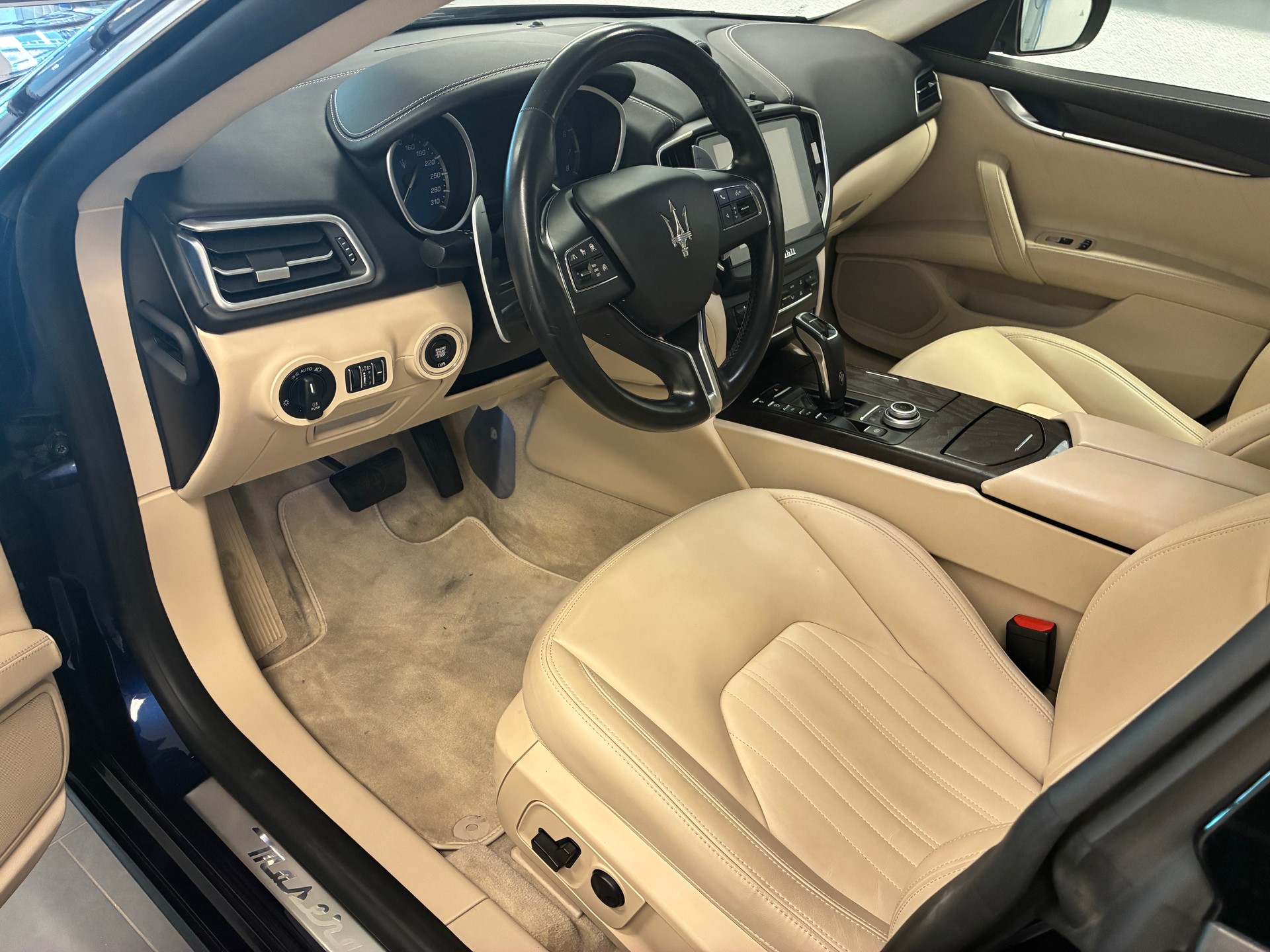 MASERATI Ghibli 3.0 V6 S Q4-image-8