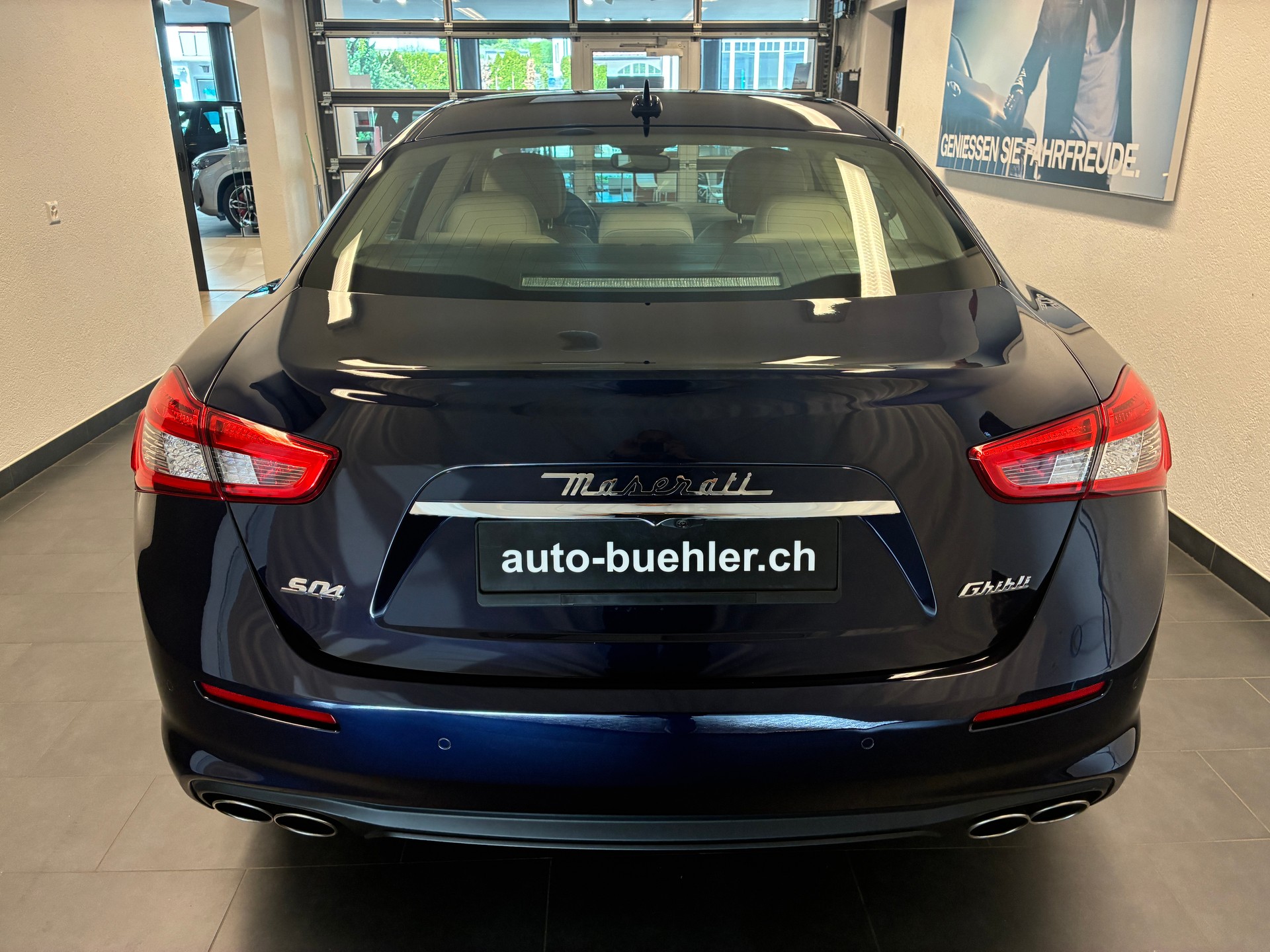 MASERATI Ghibli 3.0 V6 S Q4-image-4