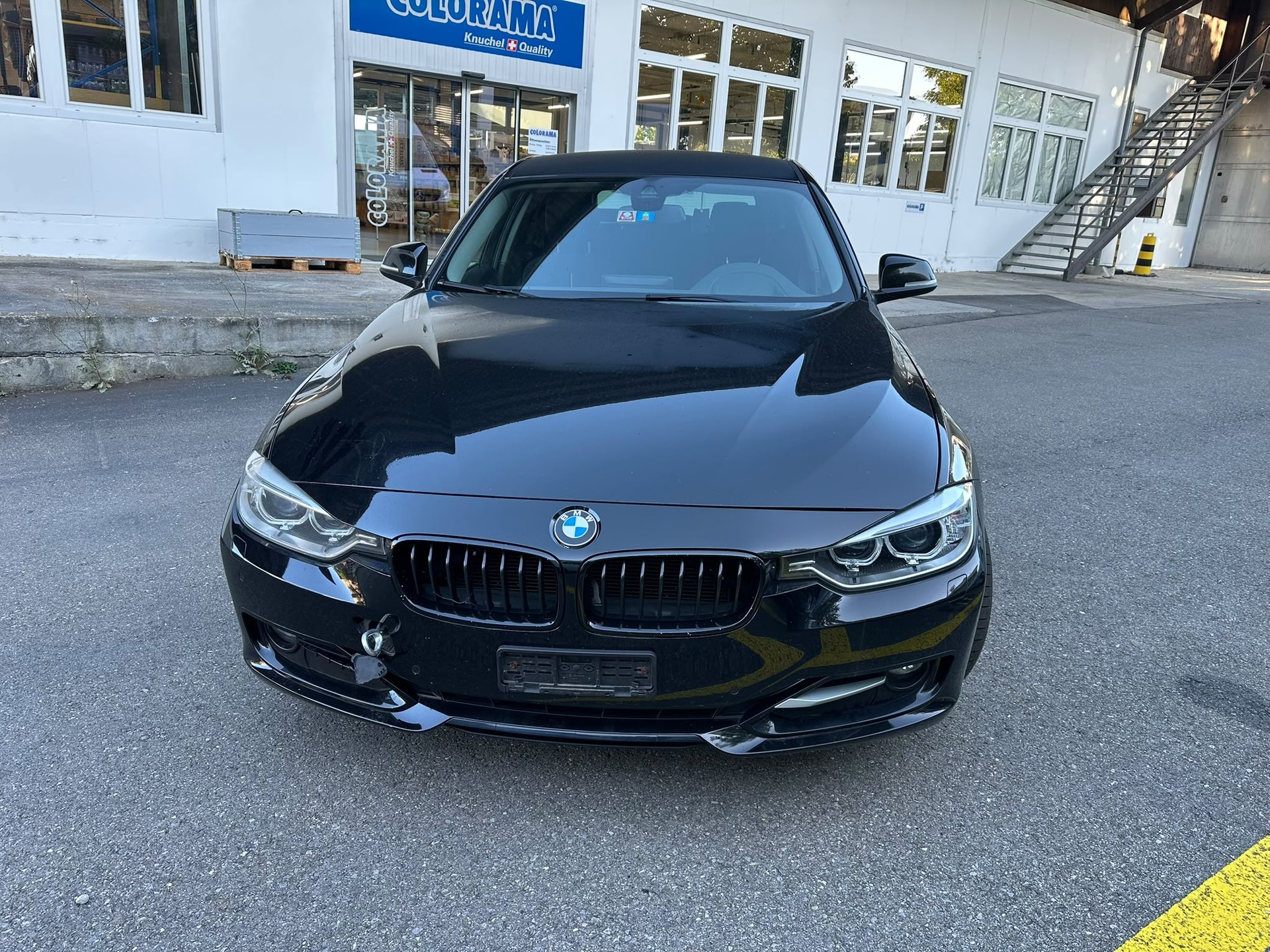 BMW 320d Touring Steptronic-showroom-element-2