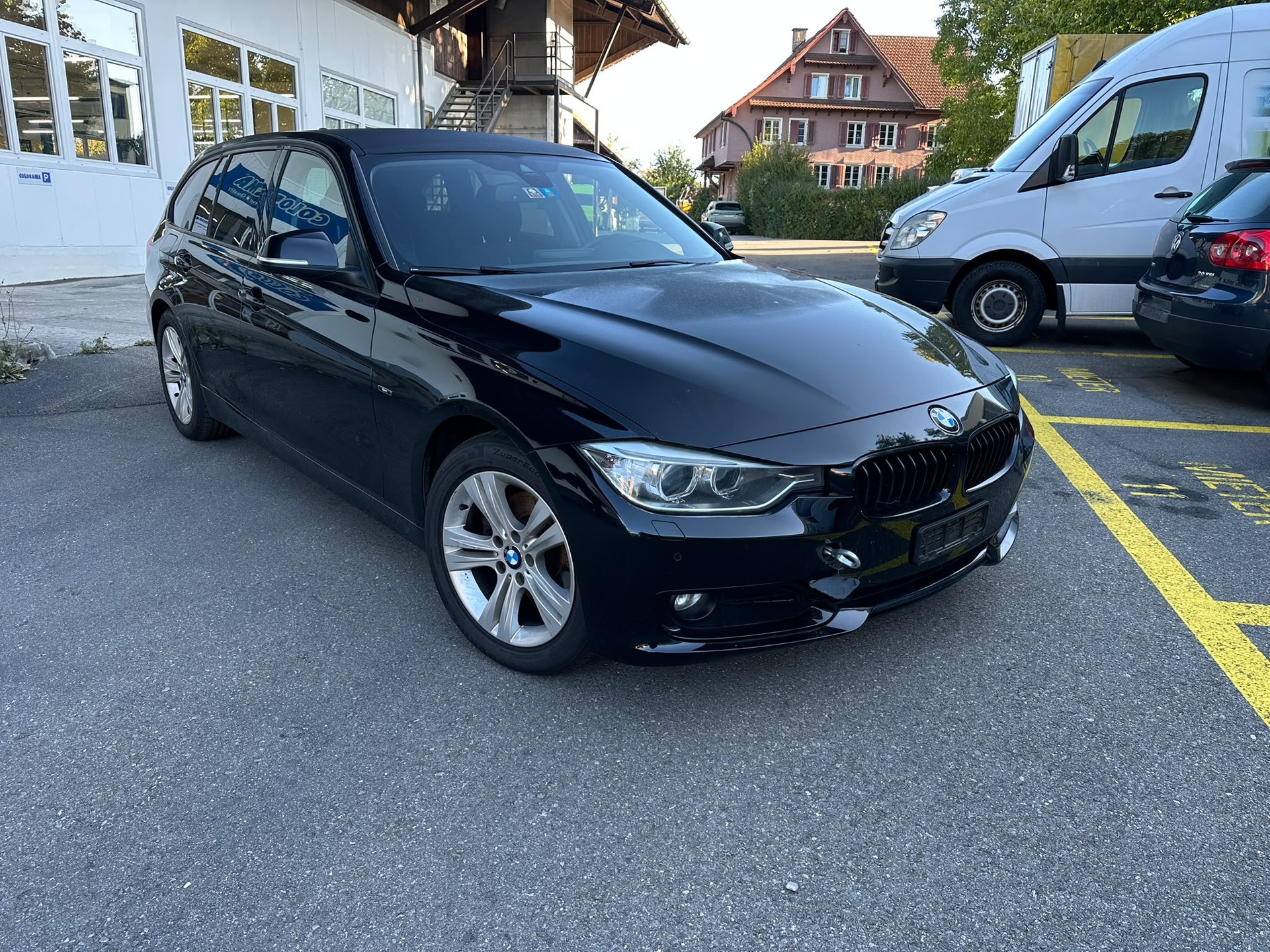 BMW 320d Touring Steptronic-showroom-element-3