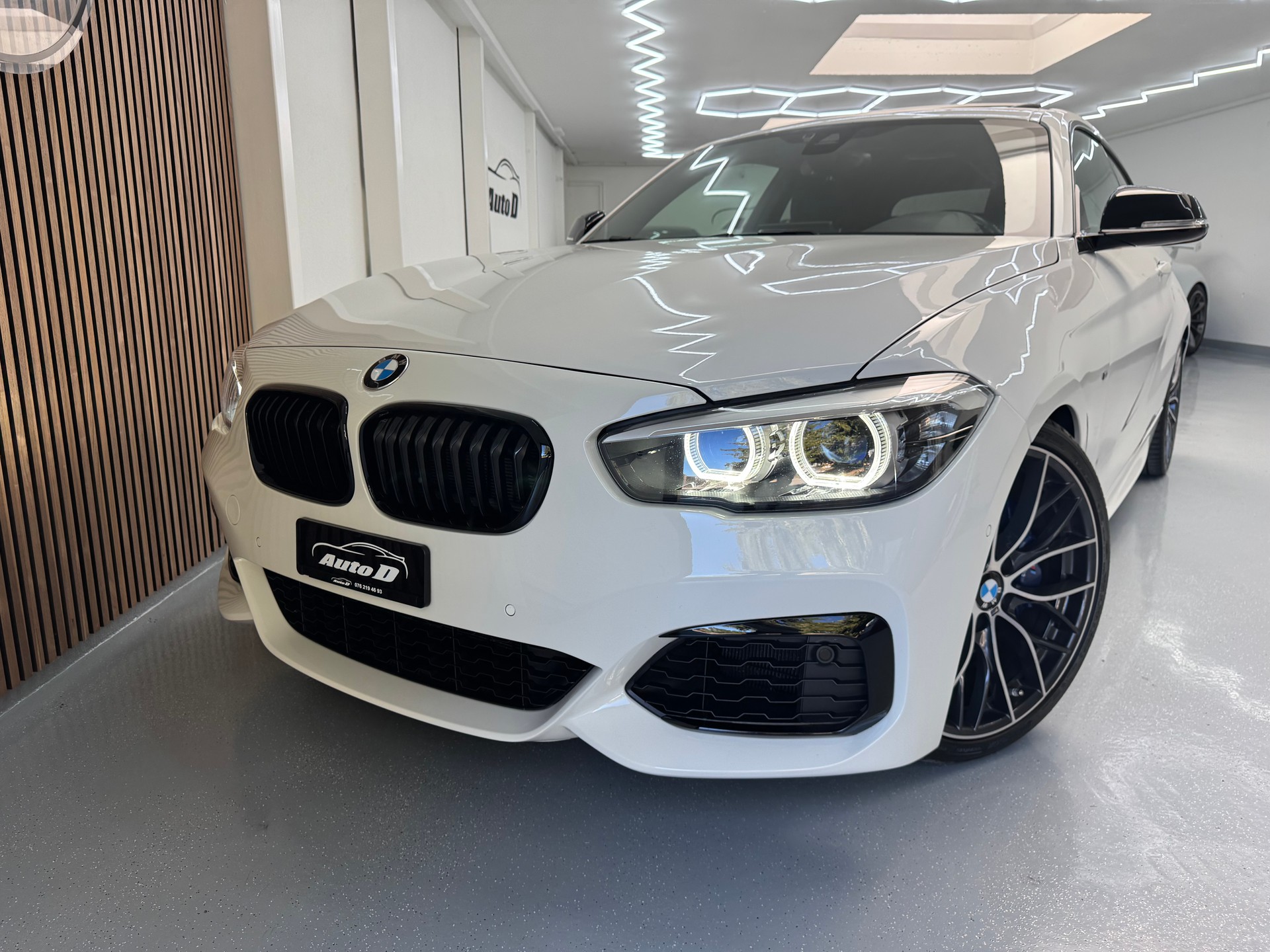 BMW M140i xDrive Steptronic M-Performance-showroom-element-1