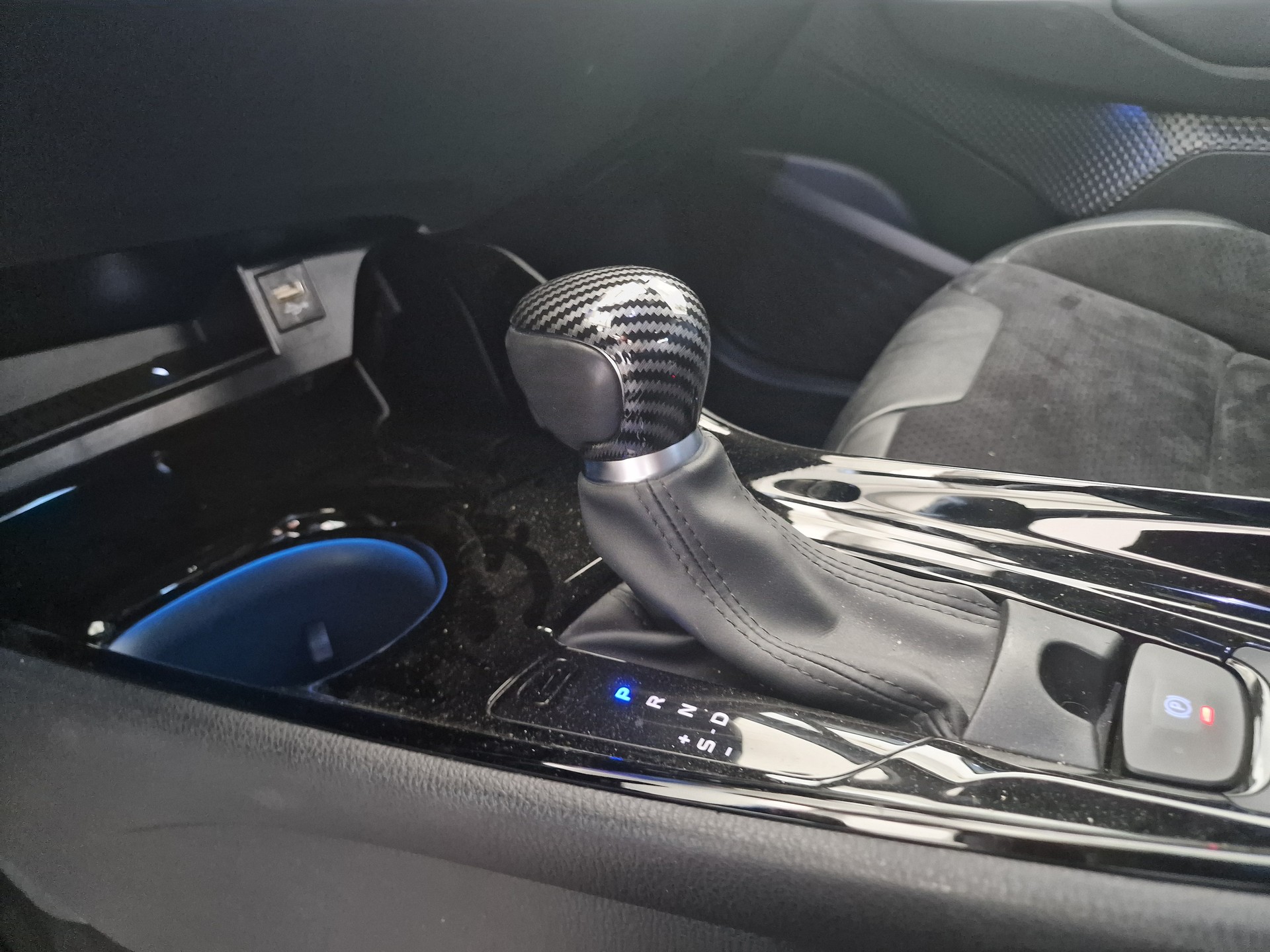 TOYOTA C-HR 2.0 HSD CVT Trend 8xAlu 24Mt Gara-image-15