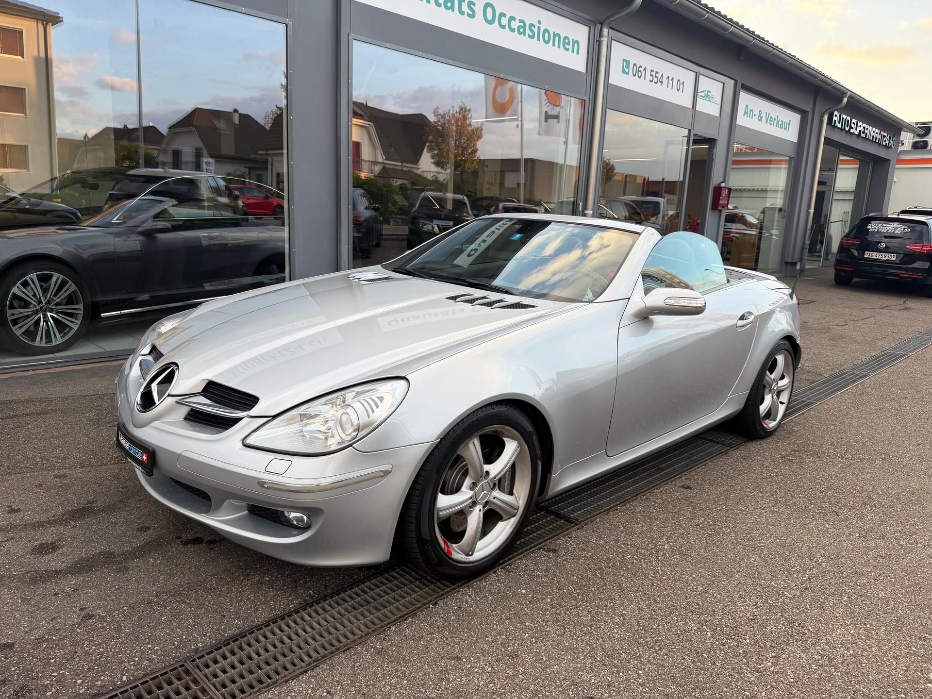MERCEDES-BENZ SLK 350-showroom-element-1
