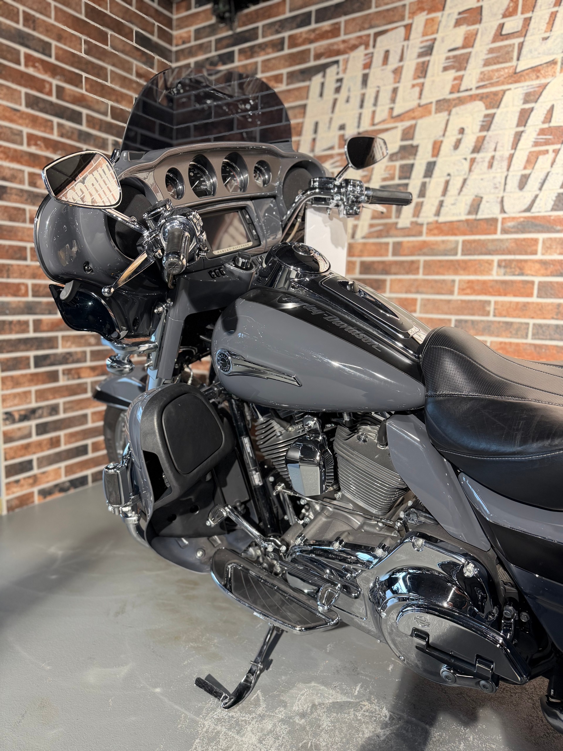 HARLEY-DAVIDSON FLHTKSE Electra Glide Ultra Limited CVO-image-2