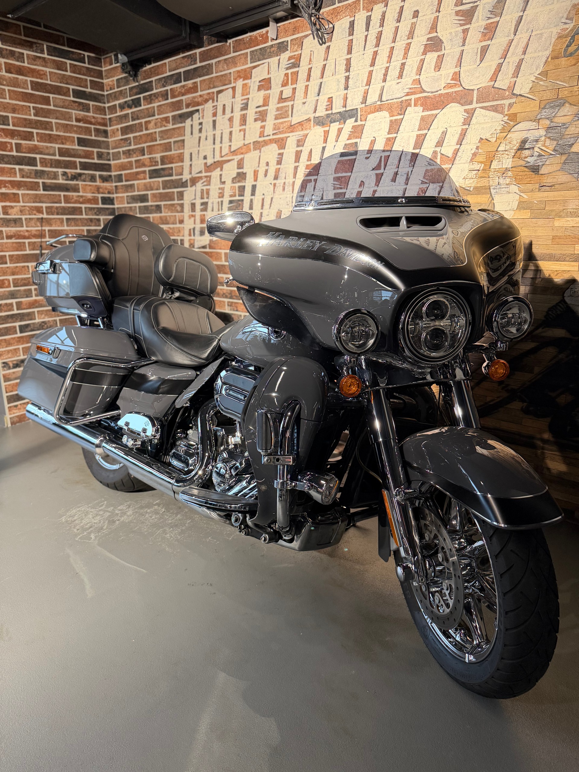 HARLEY-DAVIDSON FLHTKSE Electra Glide Ultra Limited CVO-image-13