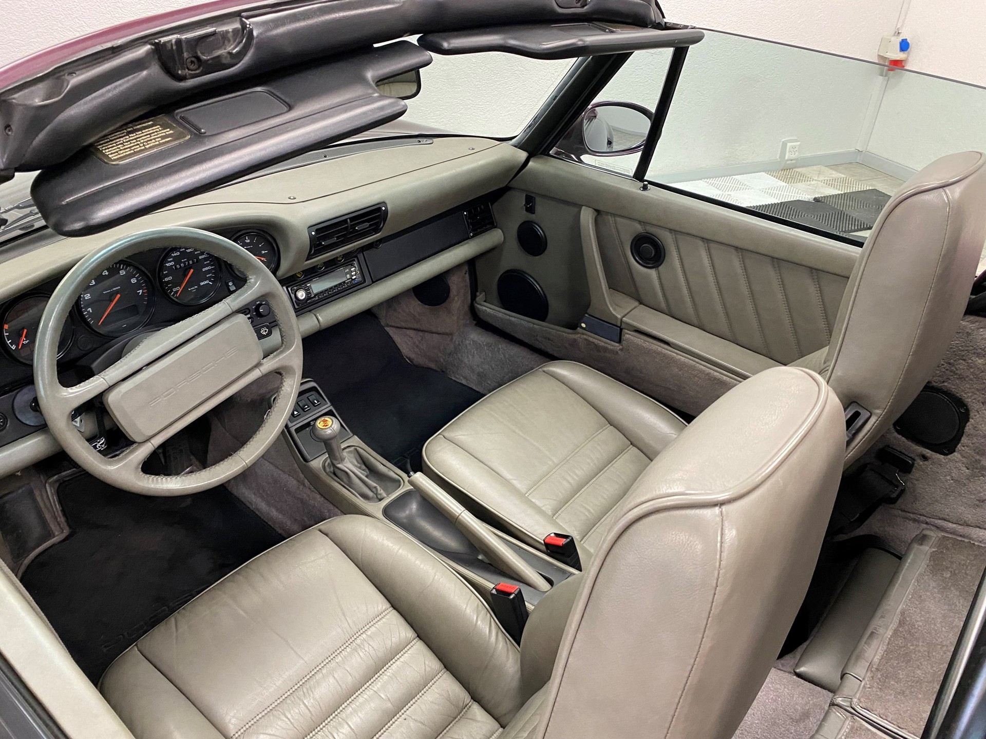 PORSCHE 911 Carrera 2 Cabrio-image-4