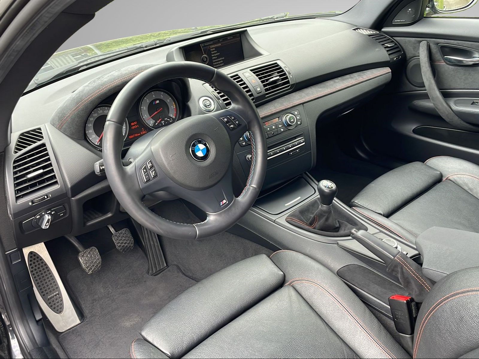 BMW 1er M Coupé-image-6