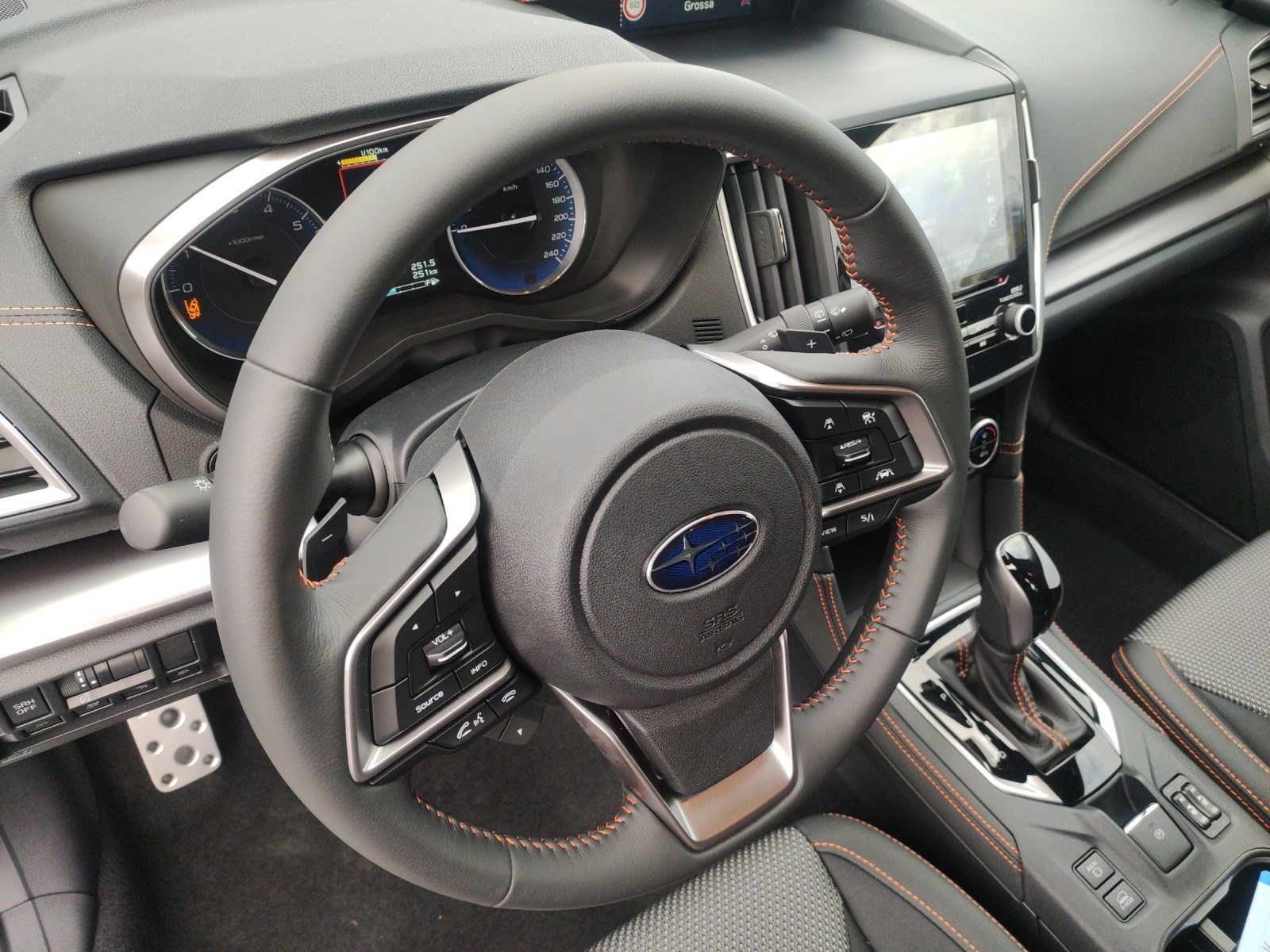 SUBARU XV 2.0 e-Boxer Swiss Plus AWD Lineartronic-image-8