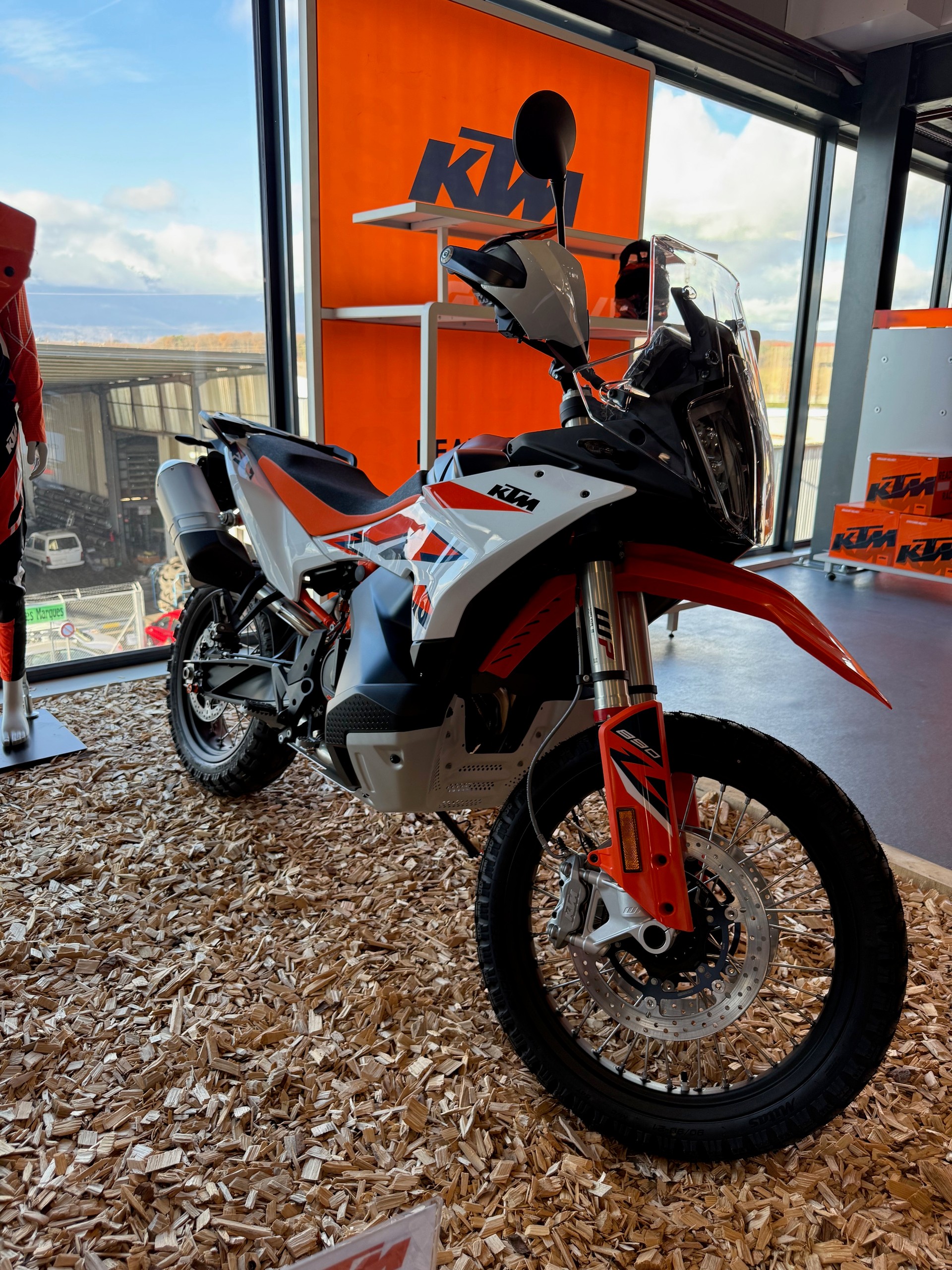 KTM 890 Adventure R 2025-image-2