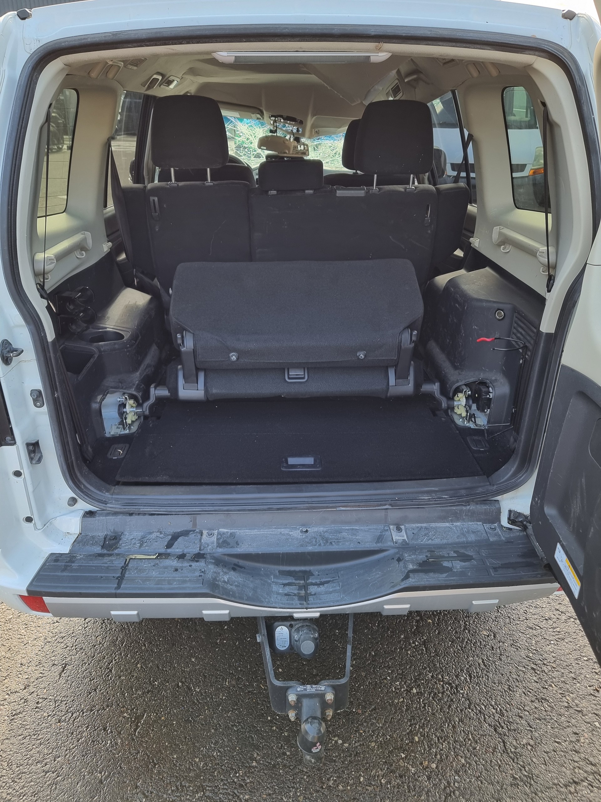 MITSUBISHI Pajero 3.2 DI-D Value Automatic-image-7