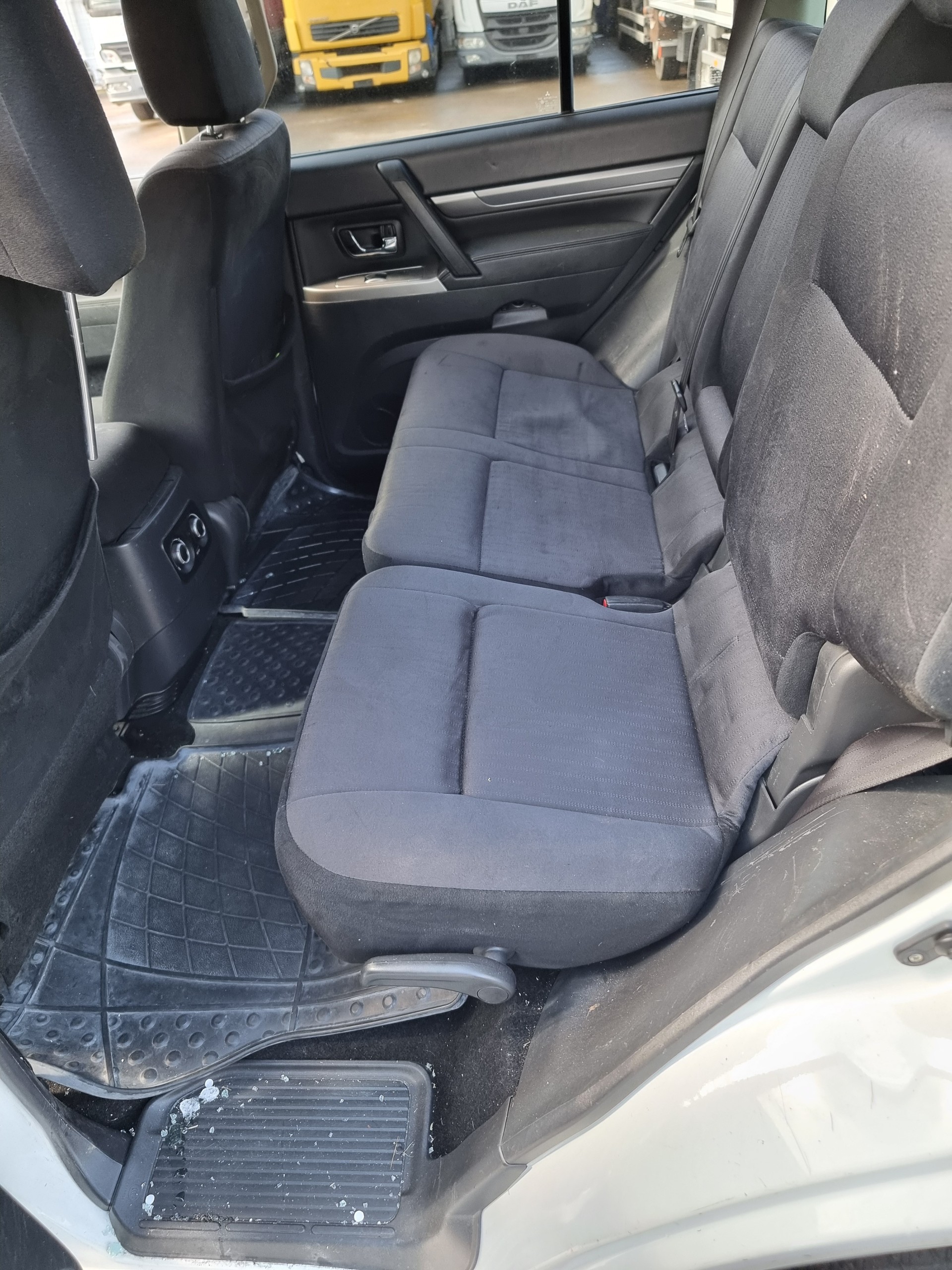 MITSUBISHI Pajero 3.2 DI-D Value Automatic-image-11