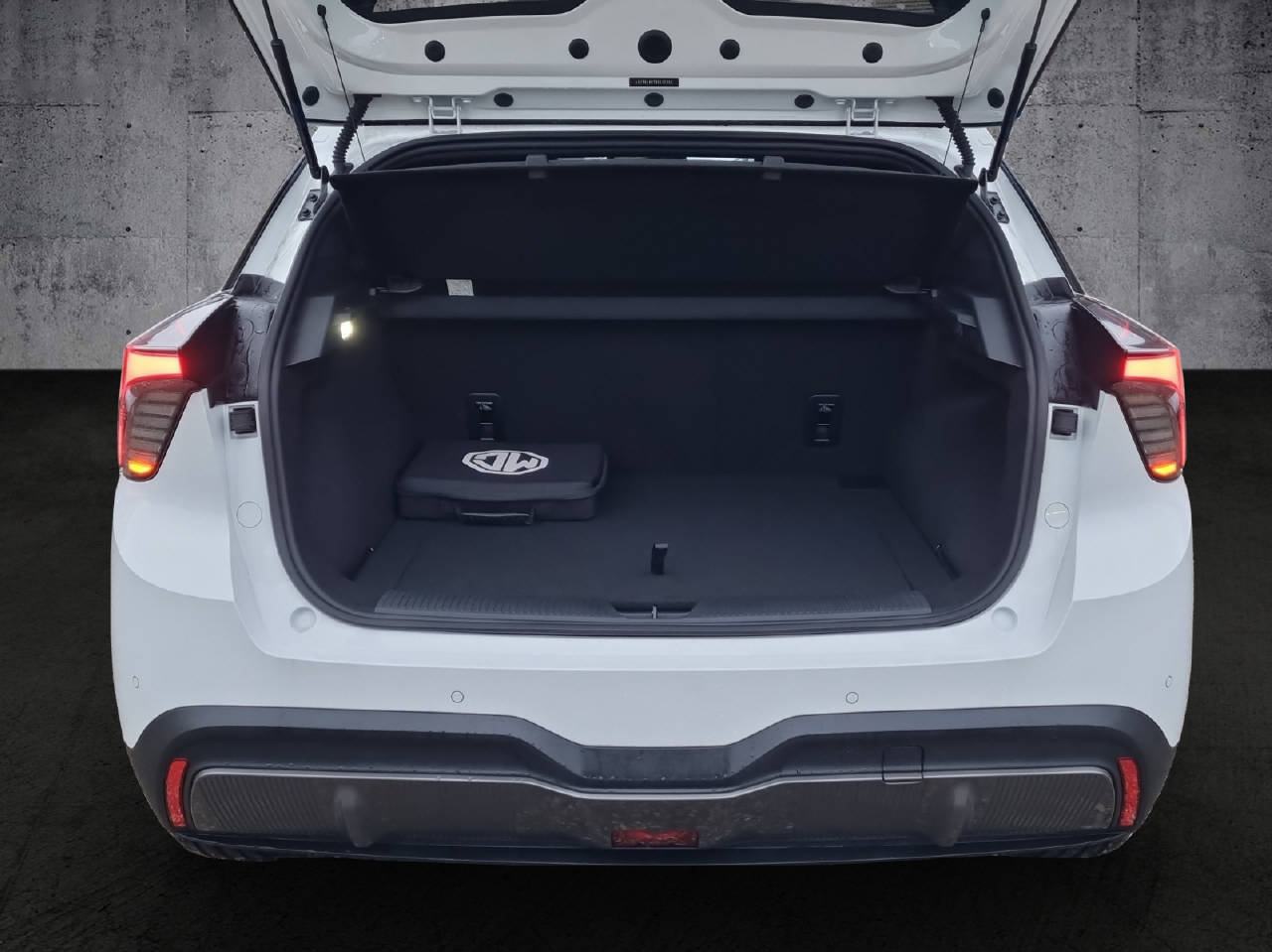 MG 4 64kWh Xpower 4WD-image-8