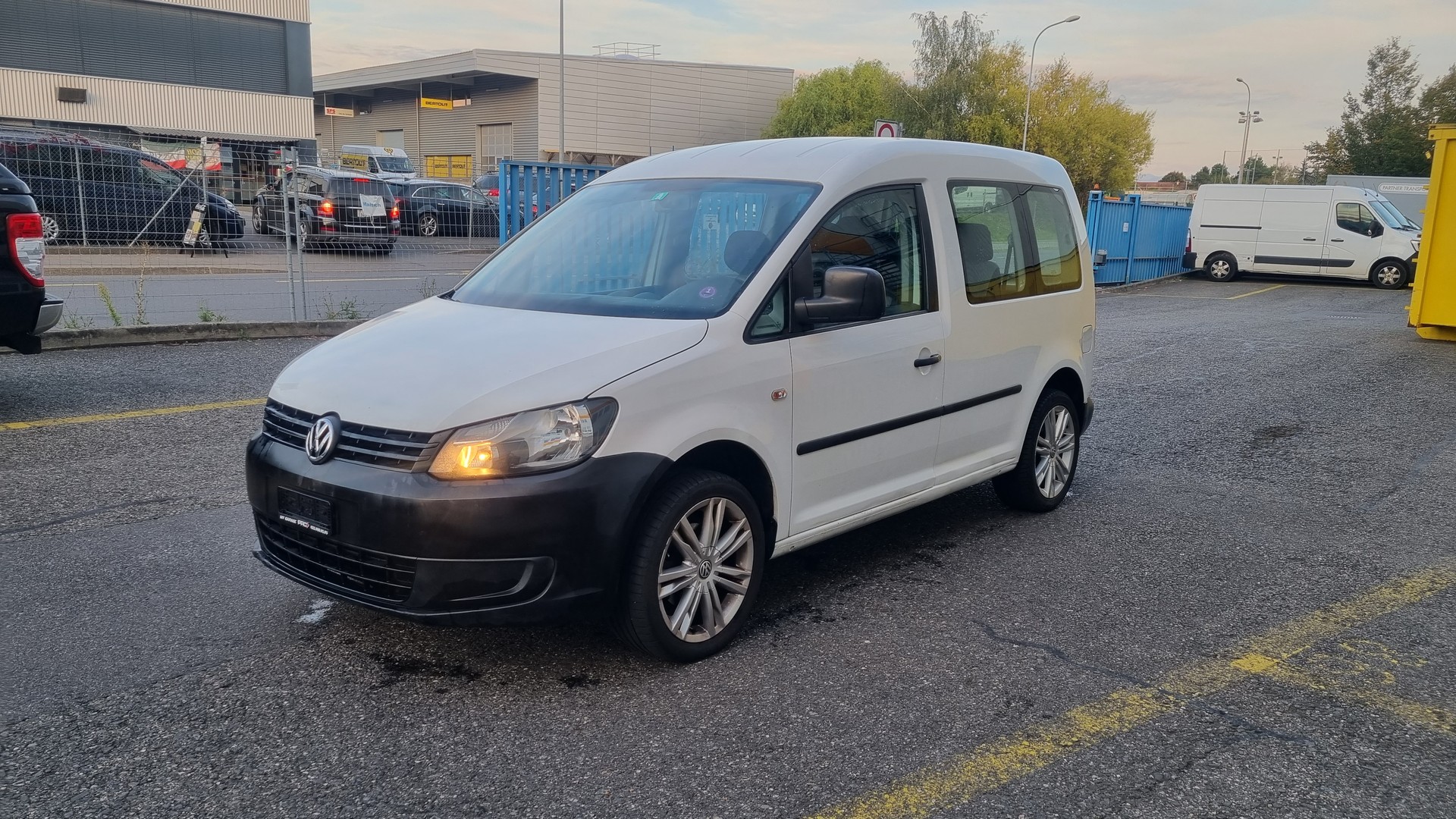 VW Caddy 1.2 TSI-image-3