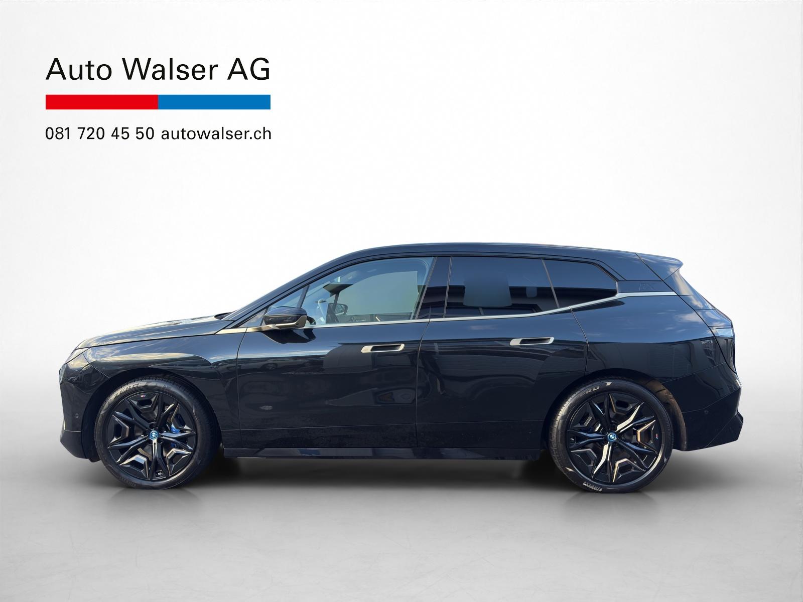 BMW iX xDrive40-showroom-element-2