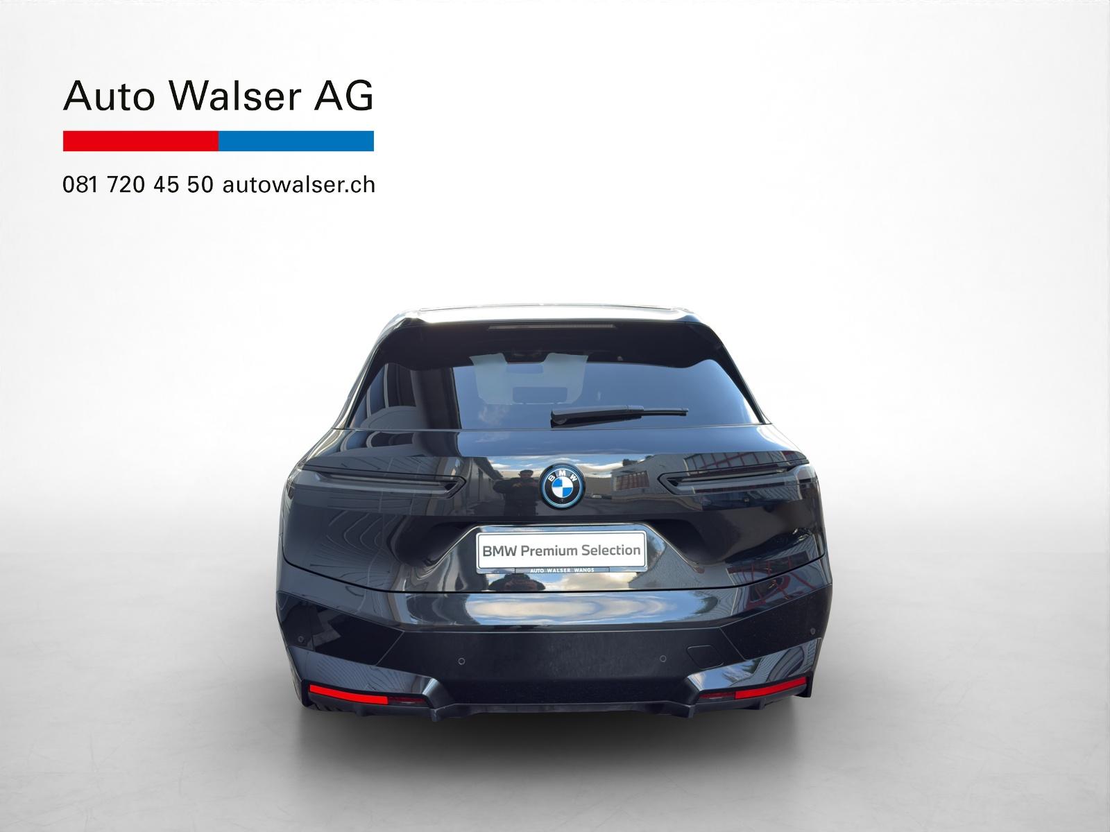 BMW iX xDrive40-image-4