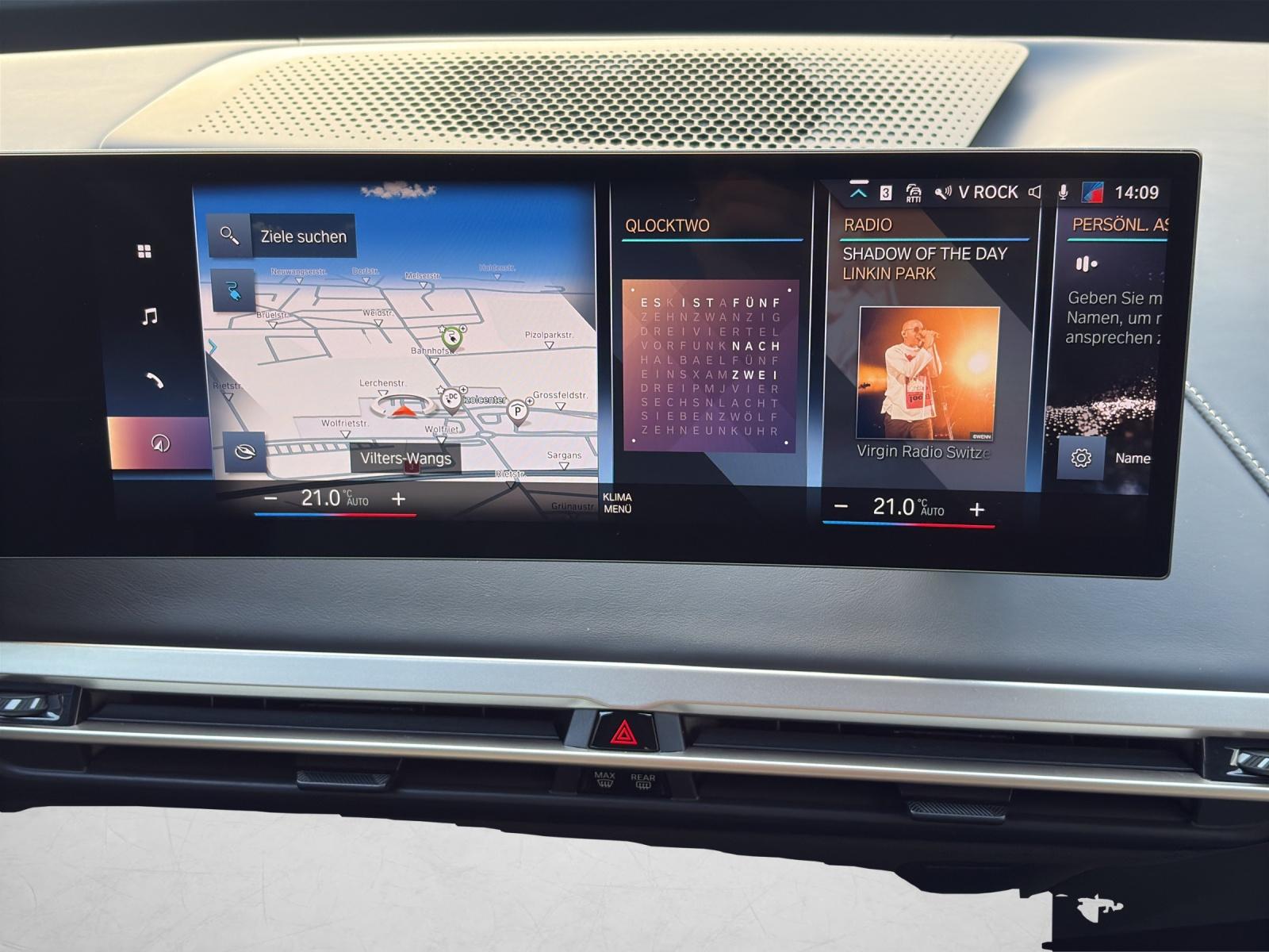 BMW iX xDrive40-image-12