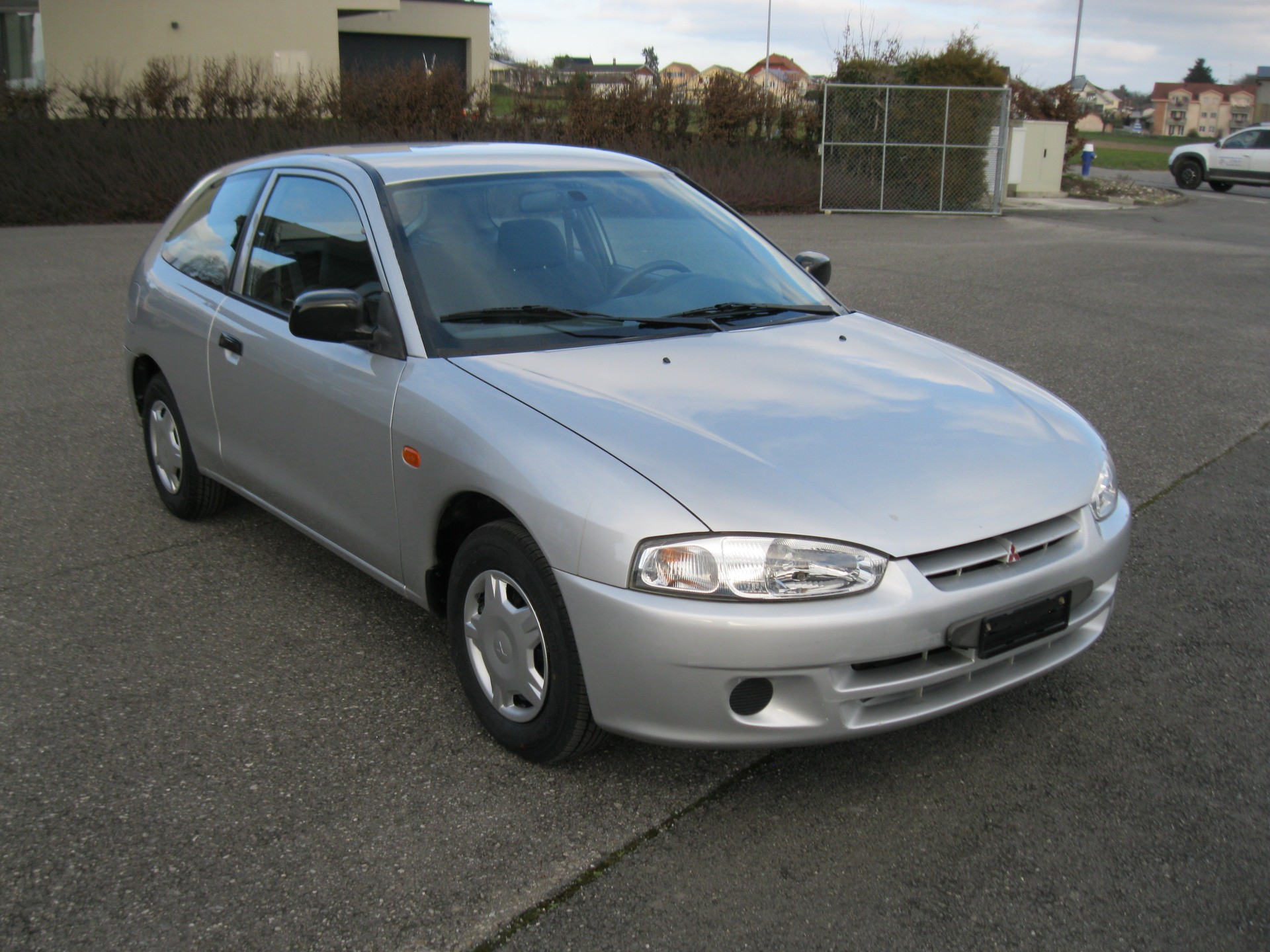 MITSUBISHI Colt 1.3 12V GL Safety-image-3